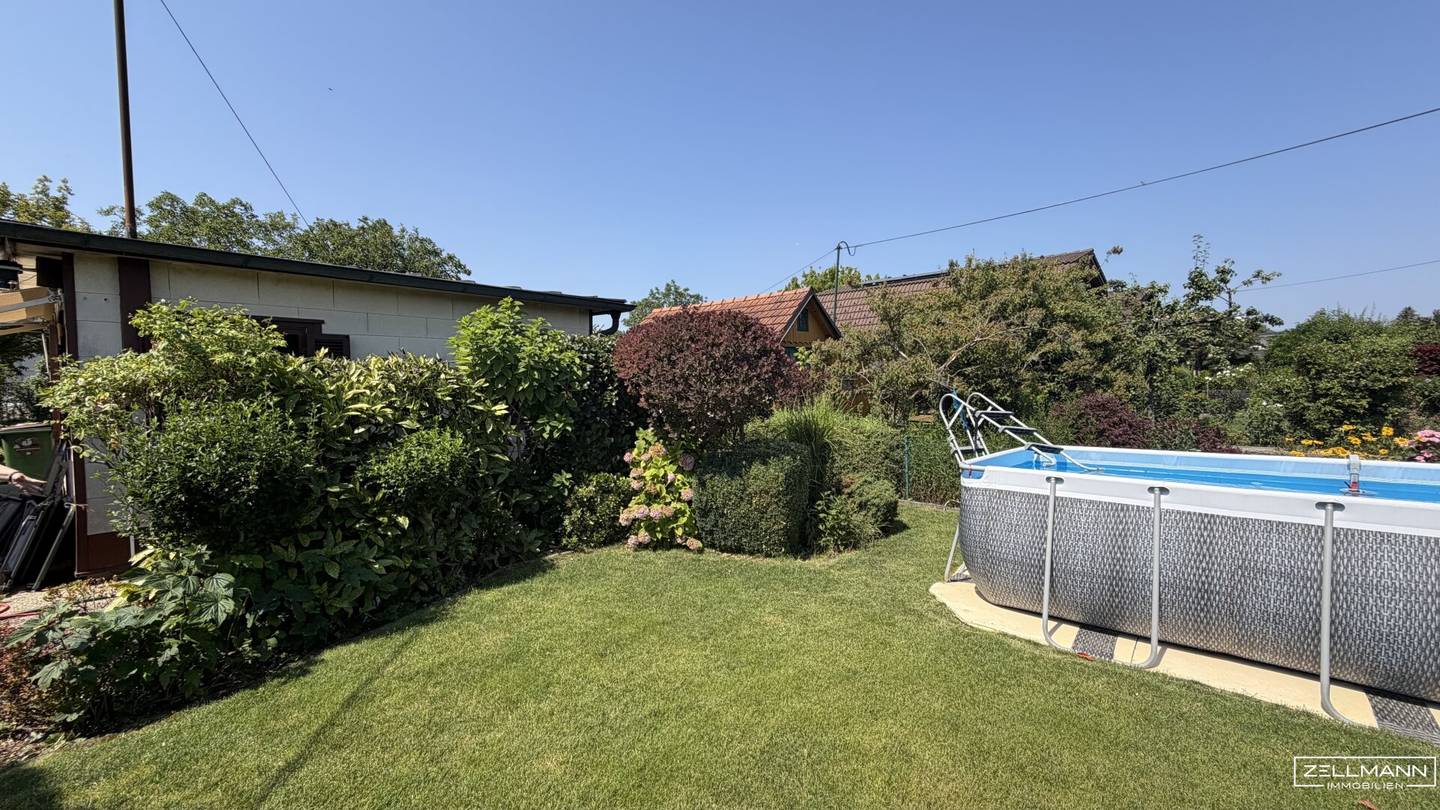 Kleingartengrundstück mit Sommerhaus in ruhiger Grünlage