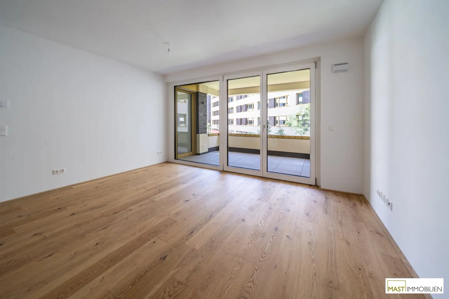 MILiving 2-room apartment facing the courtyard