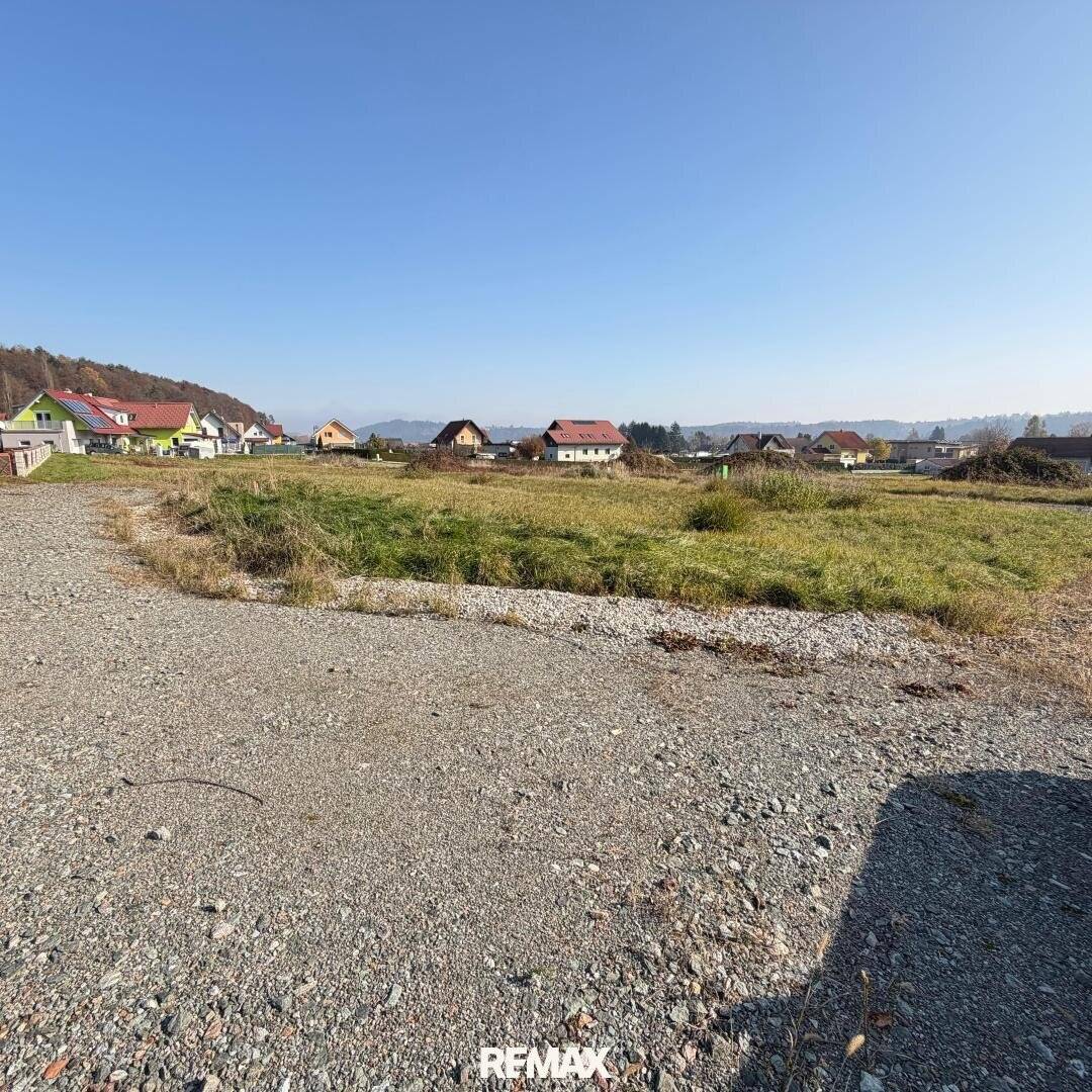 Sonniges Baugrundstück in ruhiger Lage