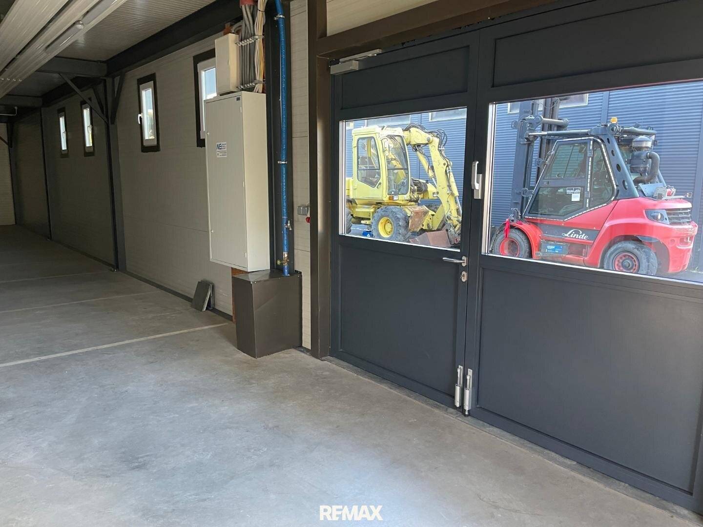 Modern warehouse with office in prime commercial location