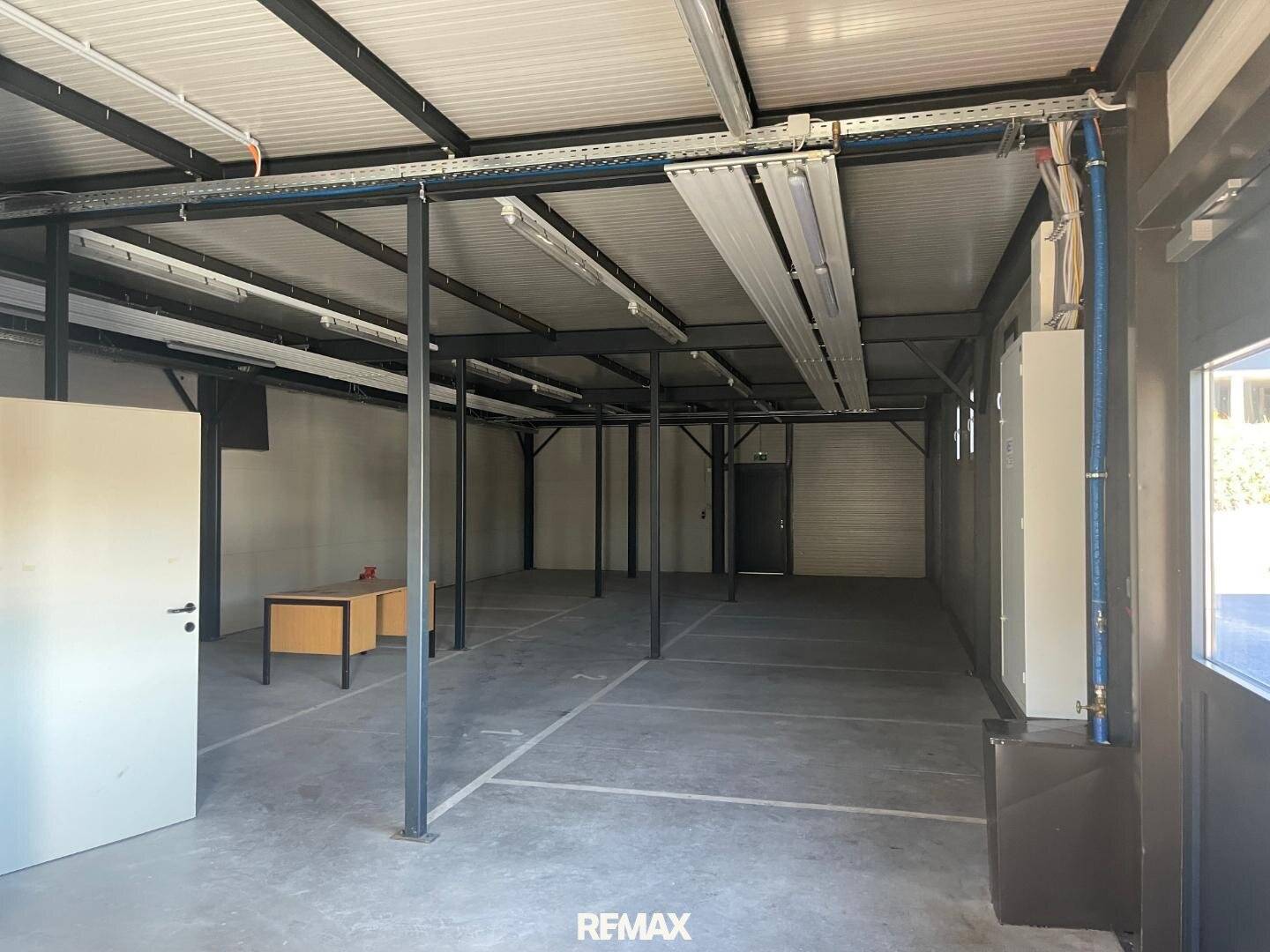 Modern warehouse with office in prime commercial location