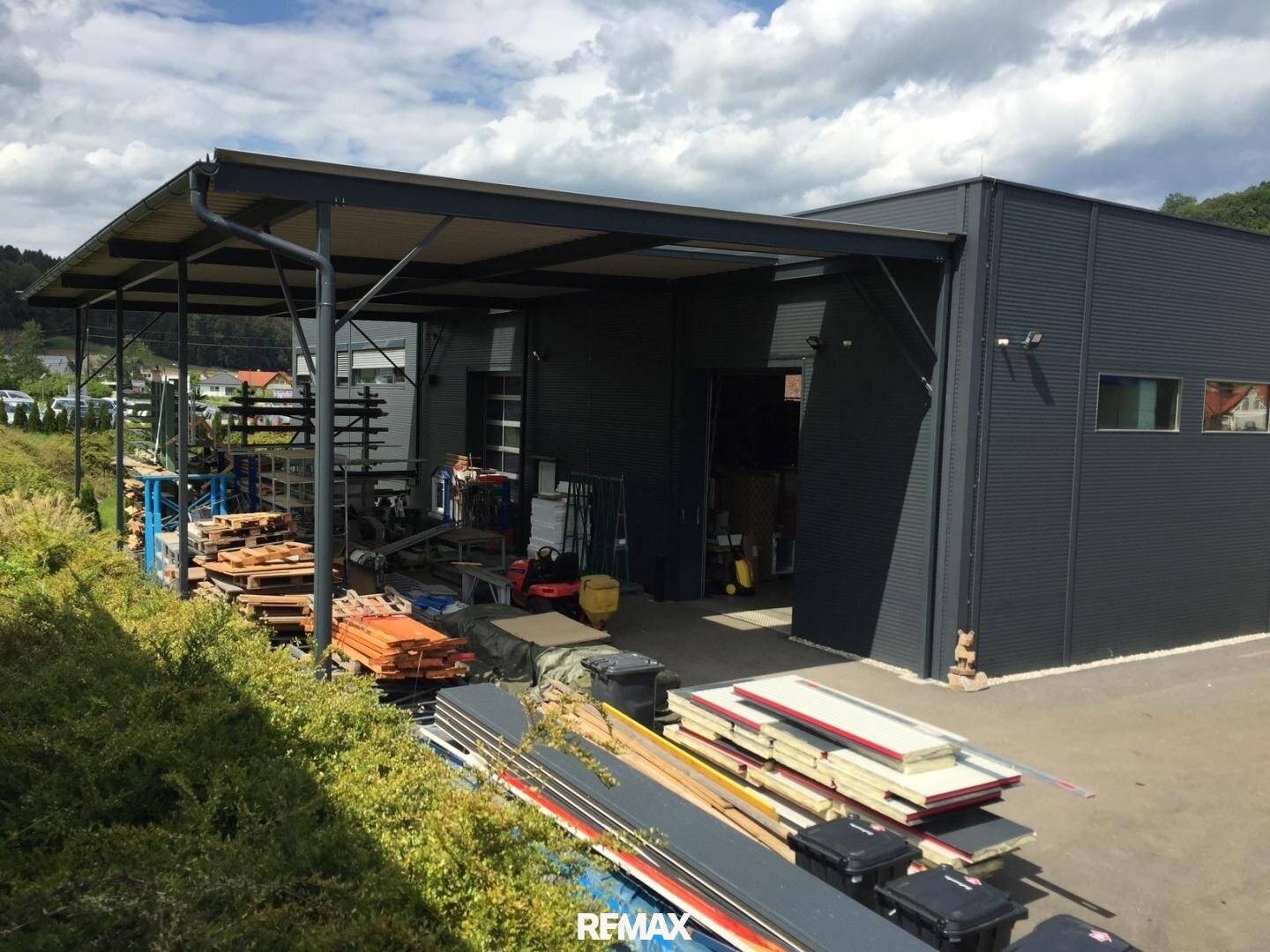 Commercial Property with Hall Office and Terrace in Prime Location