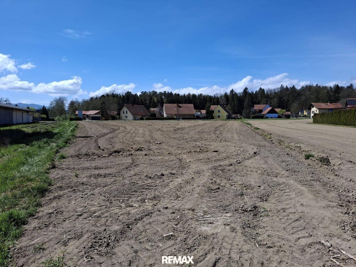 Sonninges Baugrundstück mit guter Infrastruktur