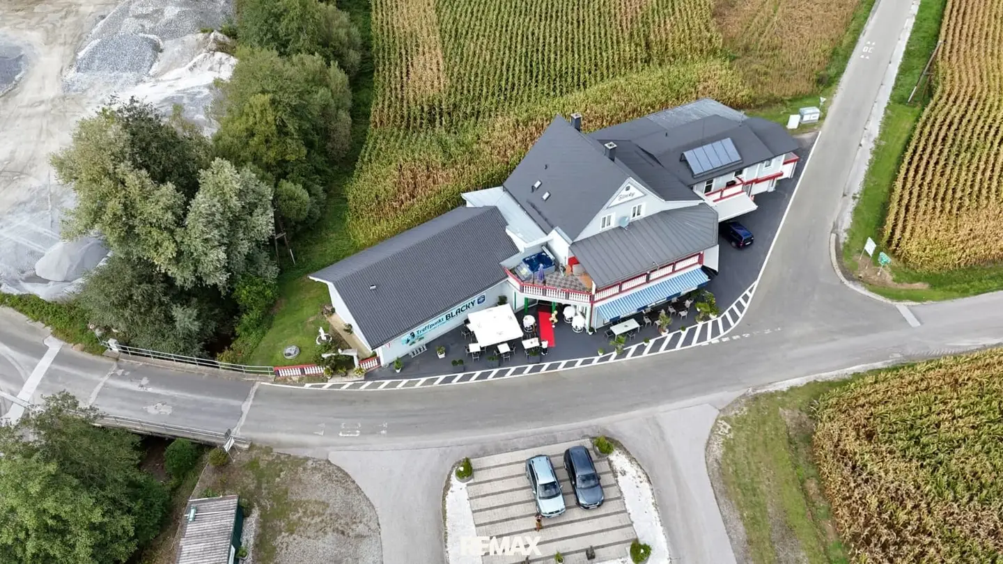 Multi Family House with Terrace and Garden