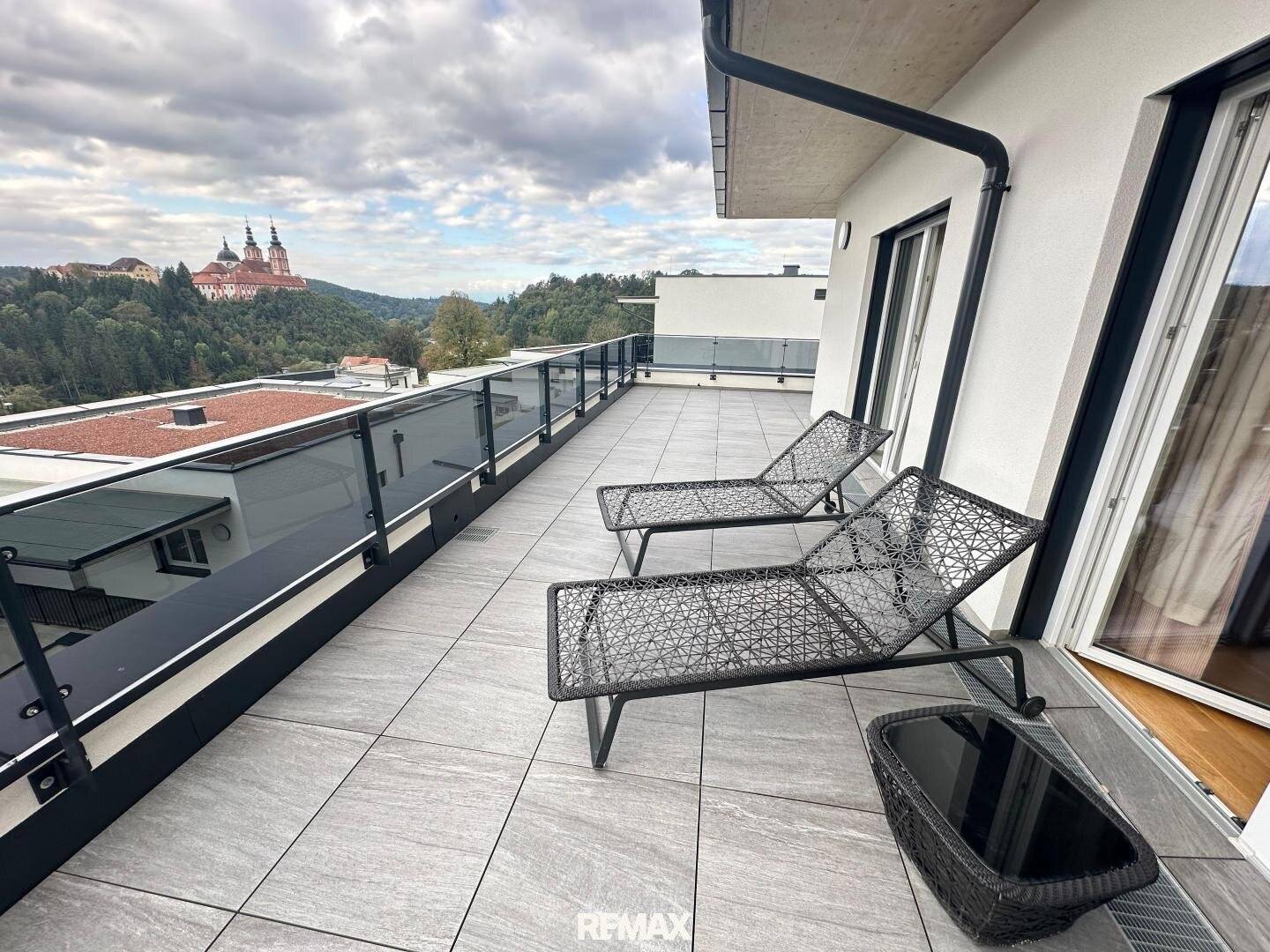 Penthouse with panoramic terrace and basilica view