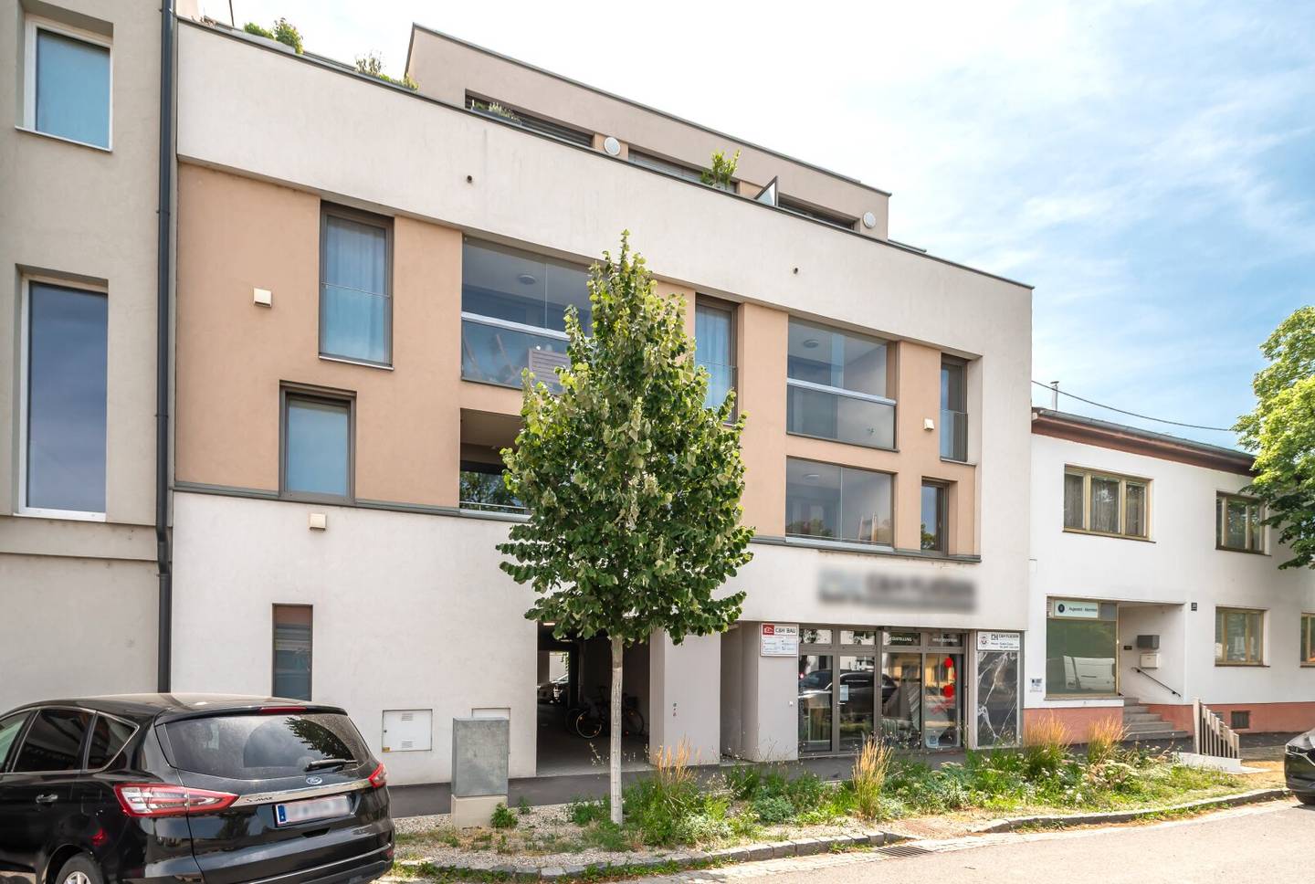 Helle 2 Zimmer Wohnung mit Loggia und Aufzug
