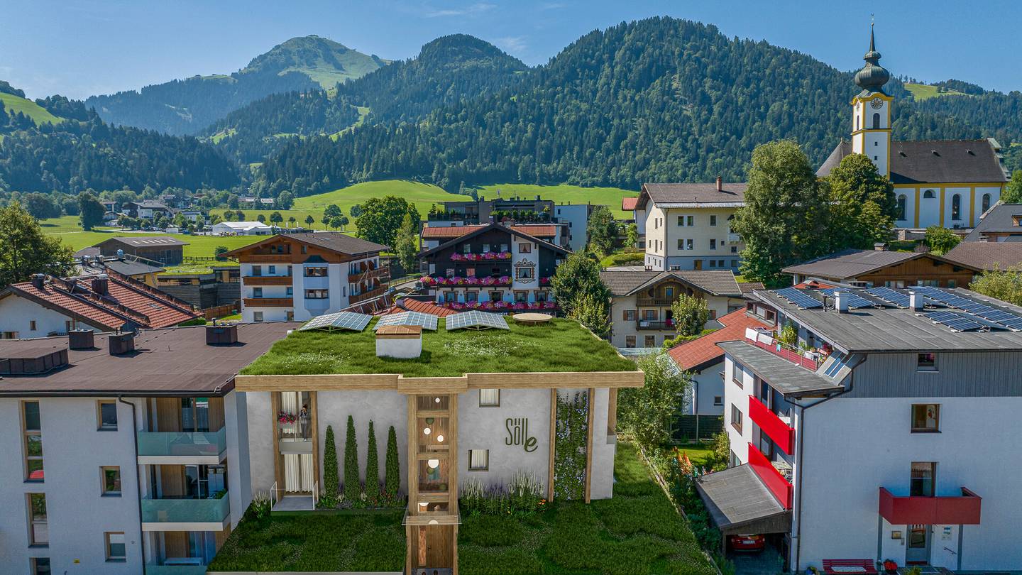 Wohnhaus mit Baugenehmigung und Sauna im Zentrum