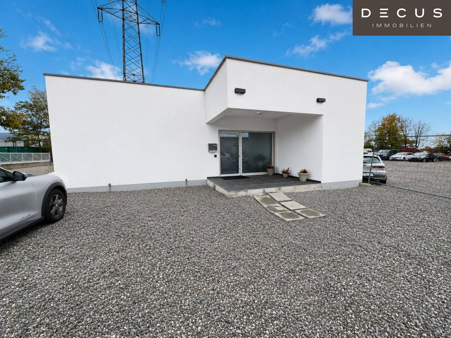 Modern office unit with optional outdoor space in Eibesbrunn