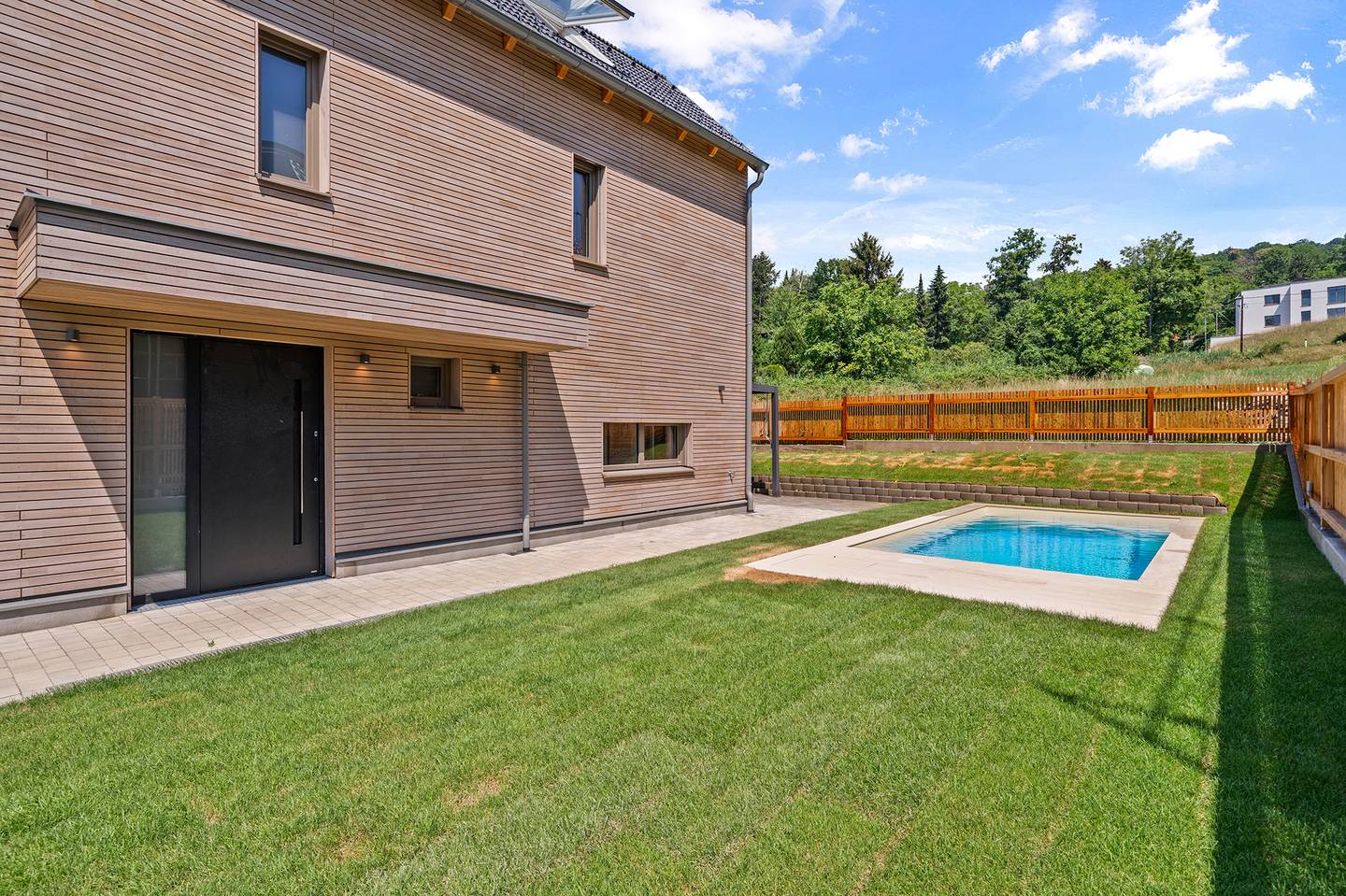 Neubau Doppelhaushälfte mit Pool und Garten in Klosterneuburg