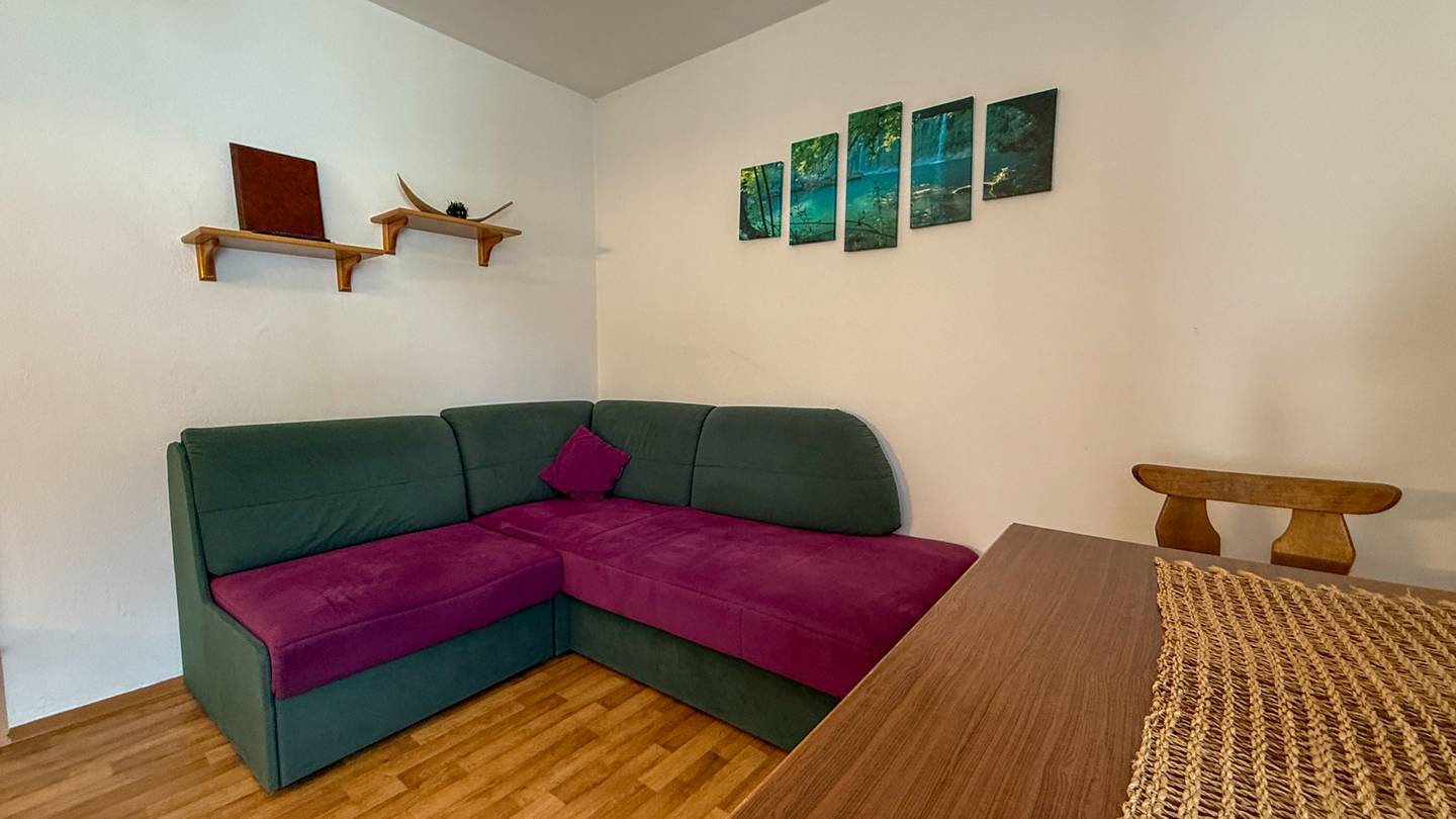 Sanierte 2 Zimmer Wohnung mit Balkon und Bergblick