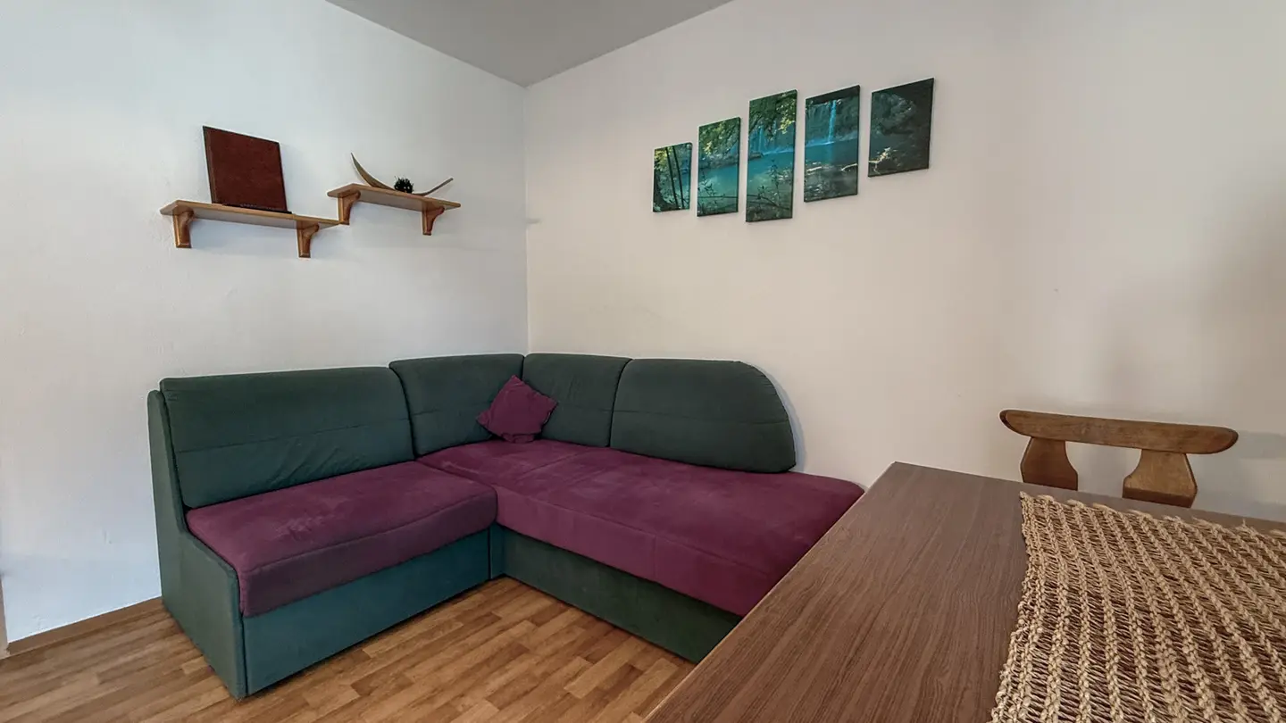 Sanierte 2 Zimmer Wohnung mit Balkon und Bergblick