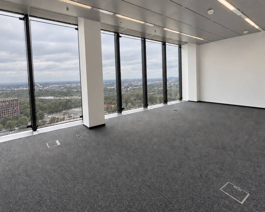 Office space with panoramic views and 24h service in Twin Tower