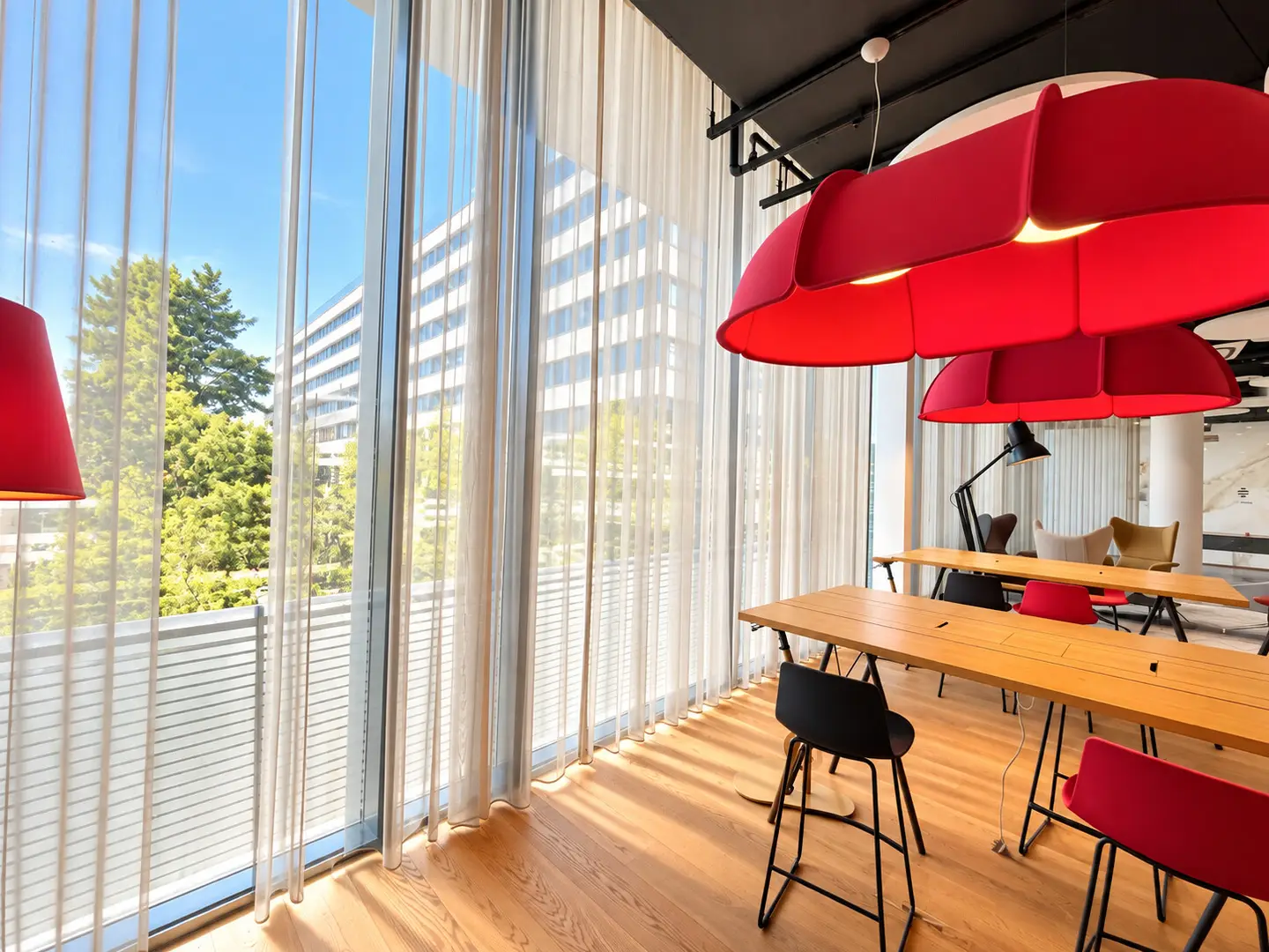 Bürofläche mit Panoramaaussicht im myhive Twin Tower