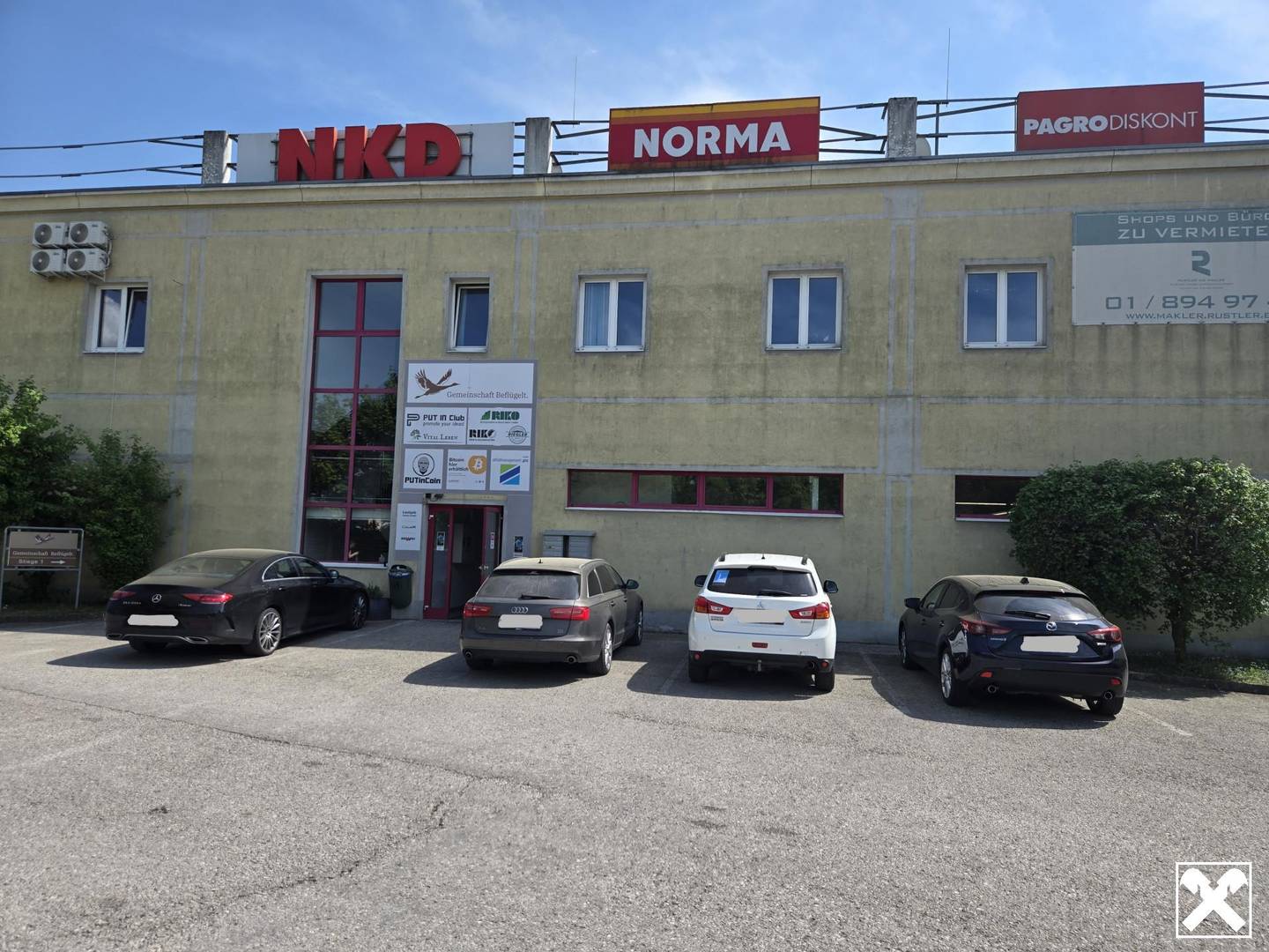 Spacious Office Space with Elevator in EK-West