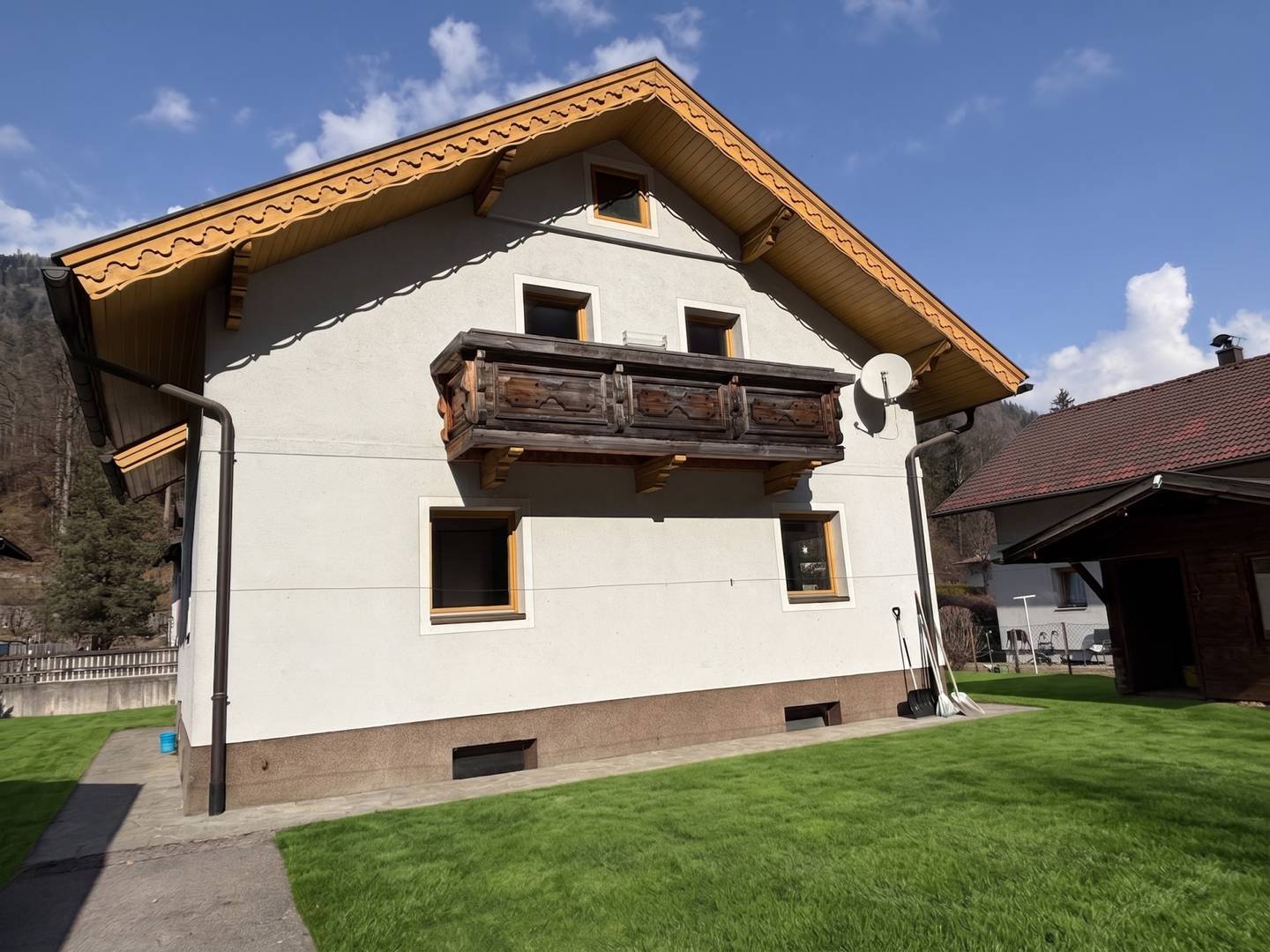 Einfamilienhaus mit Garten und Garage in ruhiger Lage