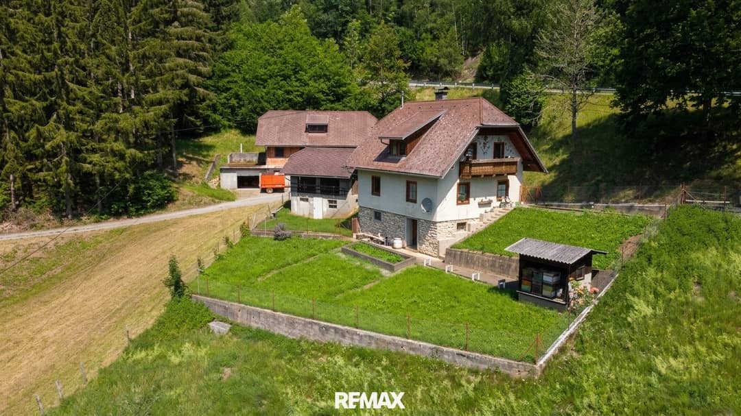 Mehrfamilienhaus mit Panoramablick und Entwicklungspotenzial