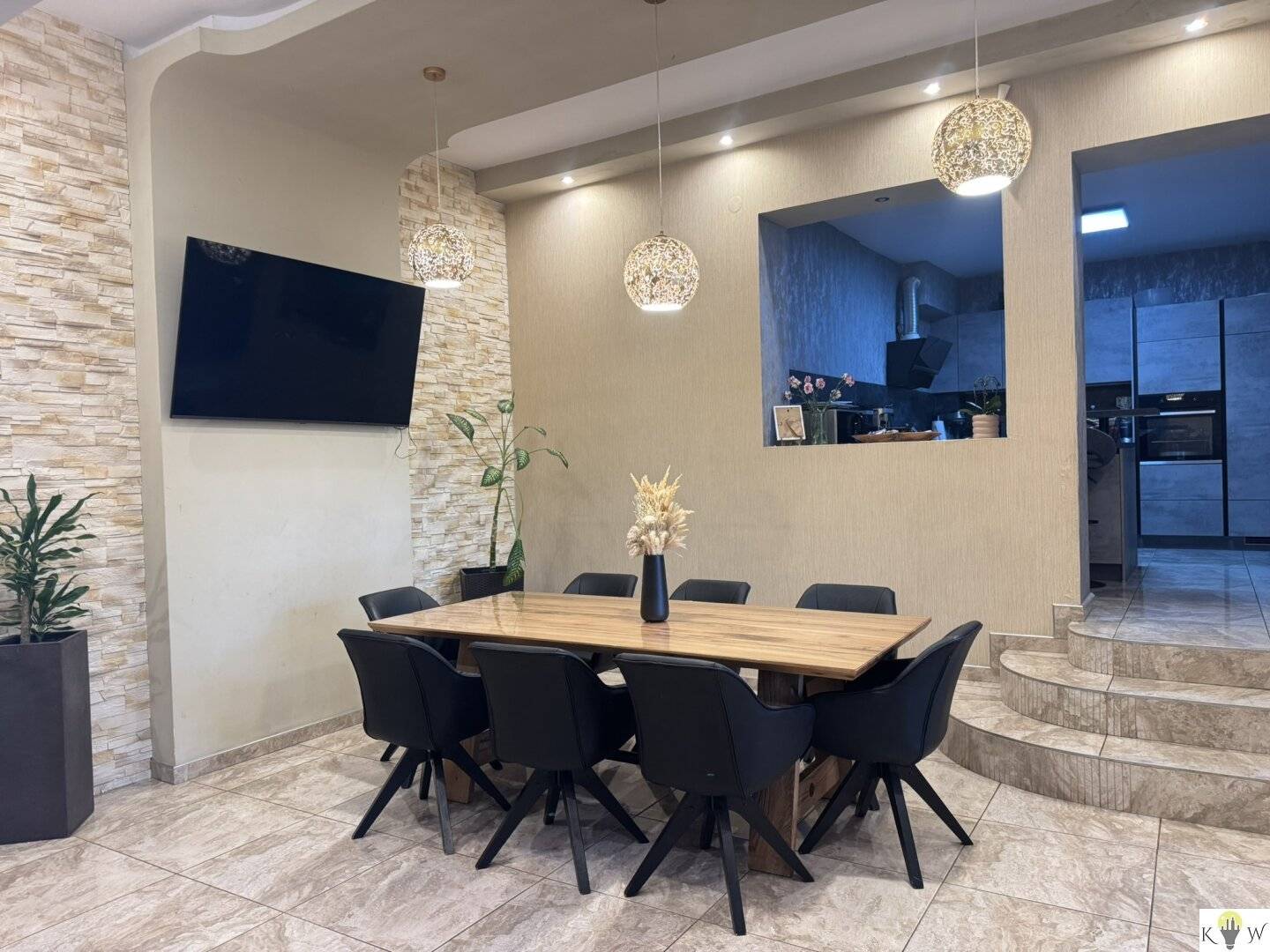 Spacious Family House with Terrace and Development Potential