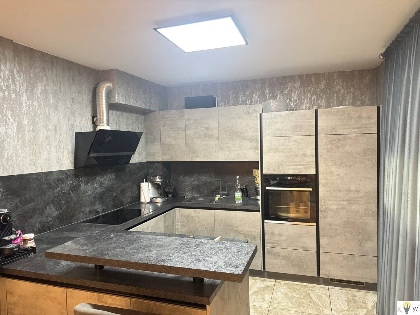 Spacious Family House with Terrace and Development Potential
