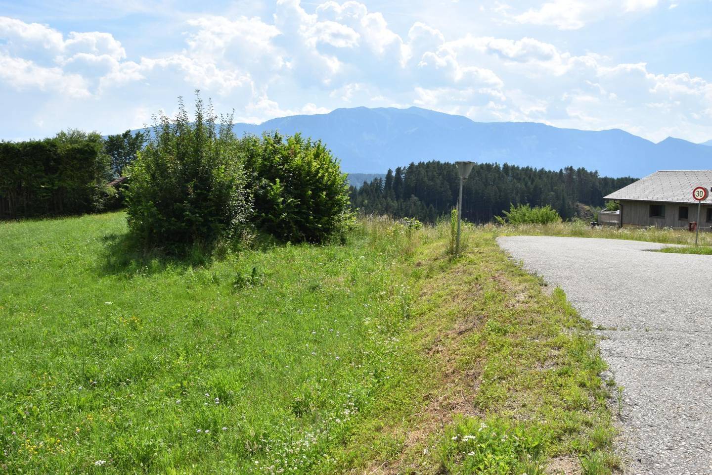 Sonniges Baugrundstück mit Seeblick am Millstätter See