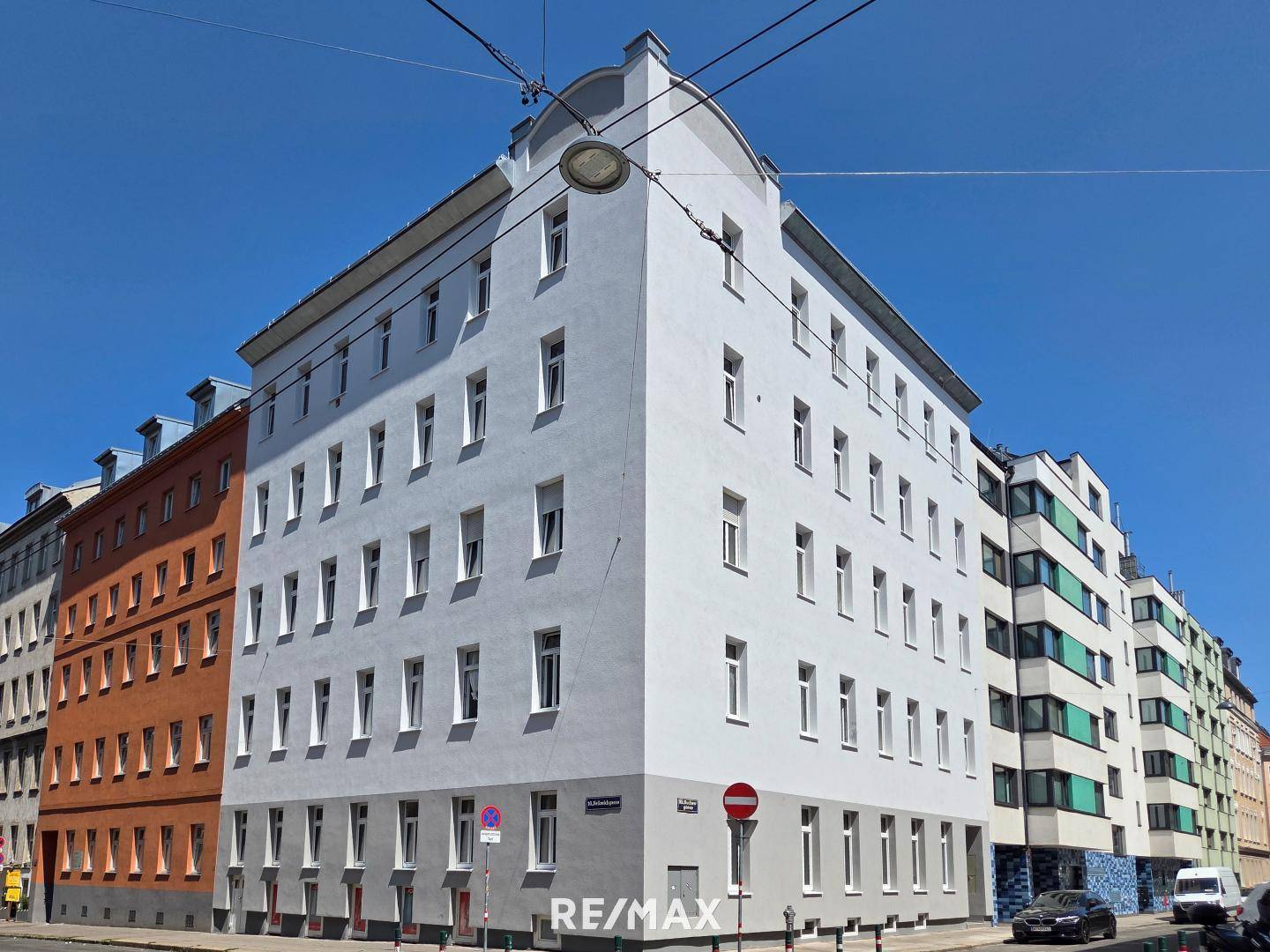 Renovated Commercial Unit with Courtyard Access in Vienna
