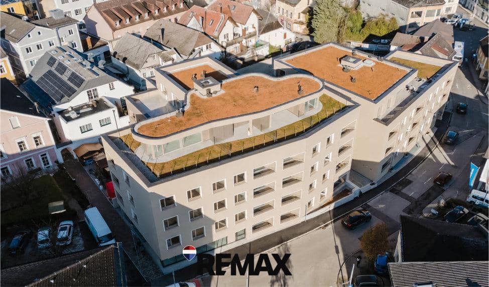 Modern apartment with loggia in central location