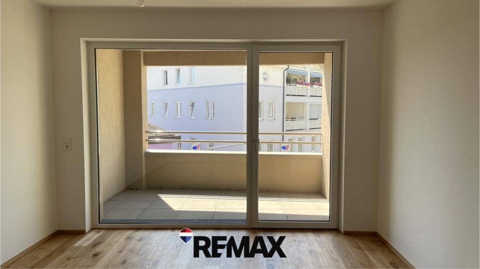 Modern apartment with loggia in central location