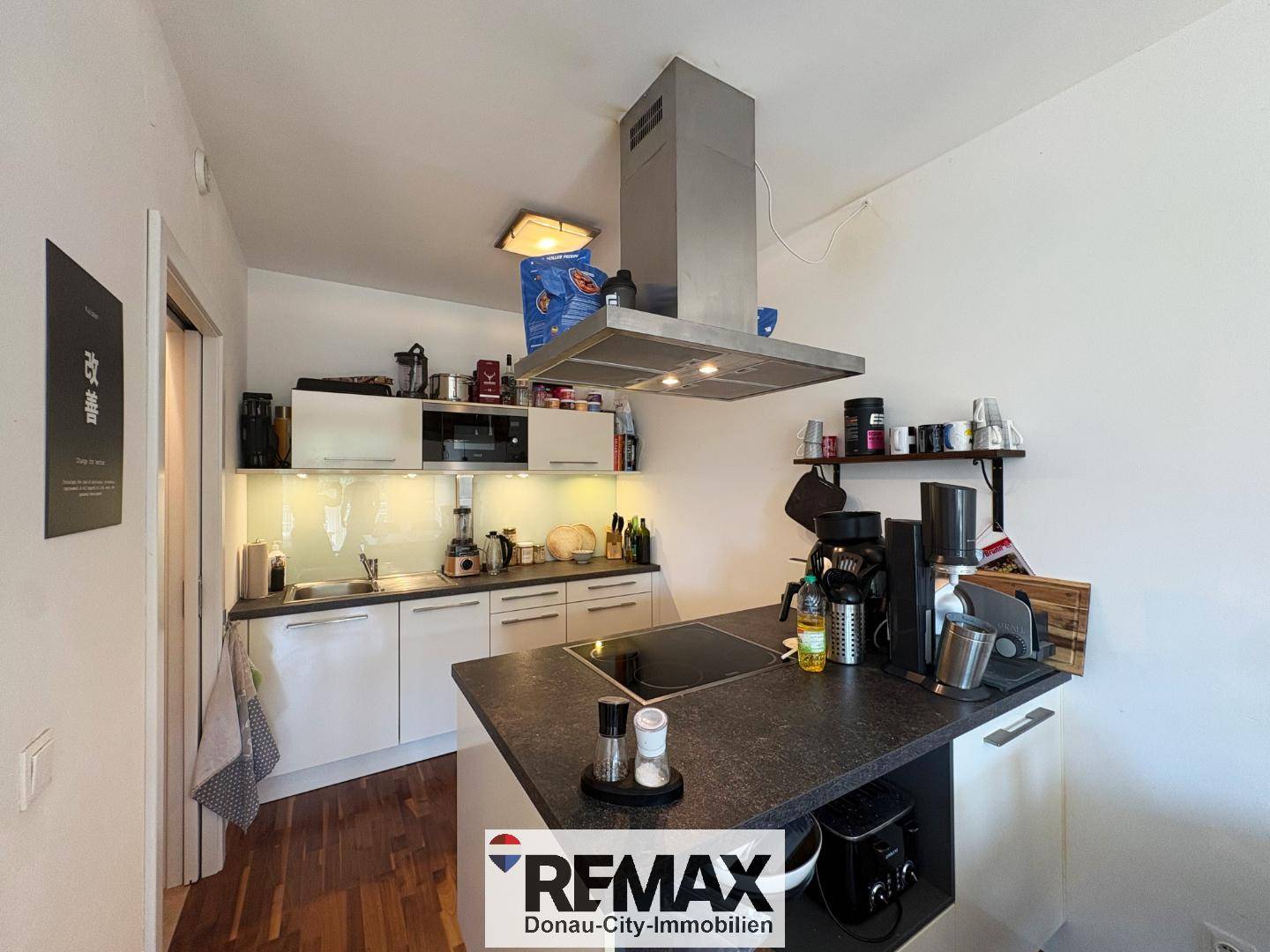 Helle Wohnung mit Balkon und Garage in Münchendorf