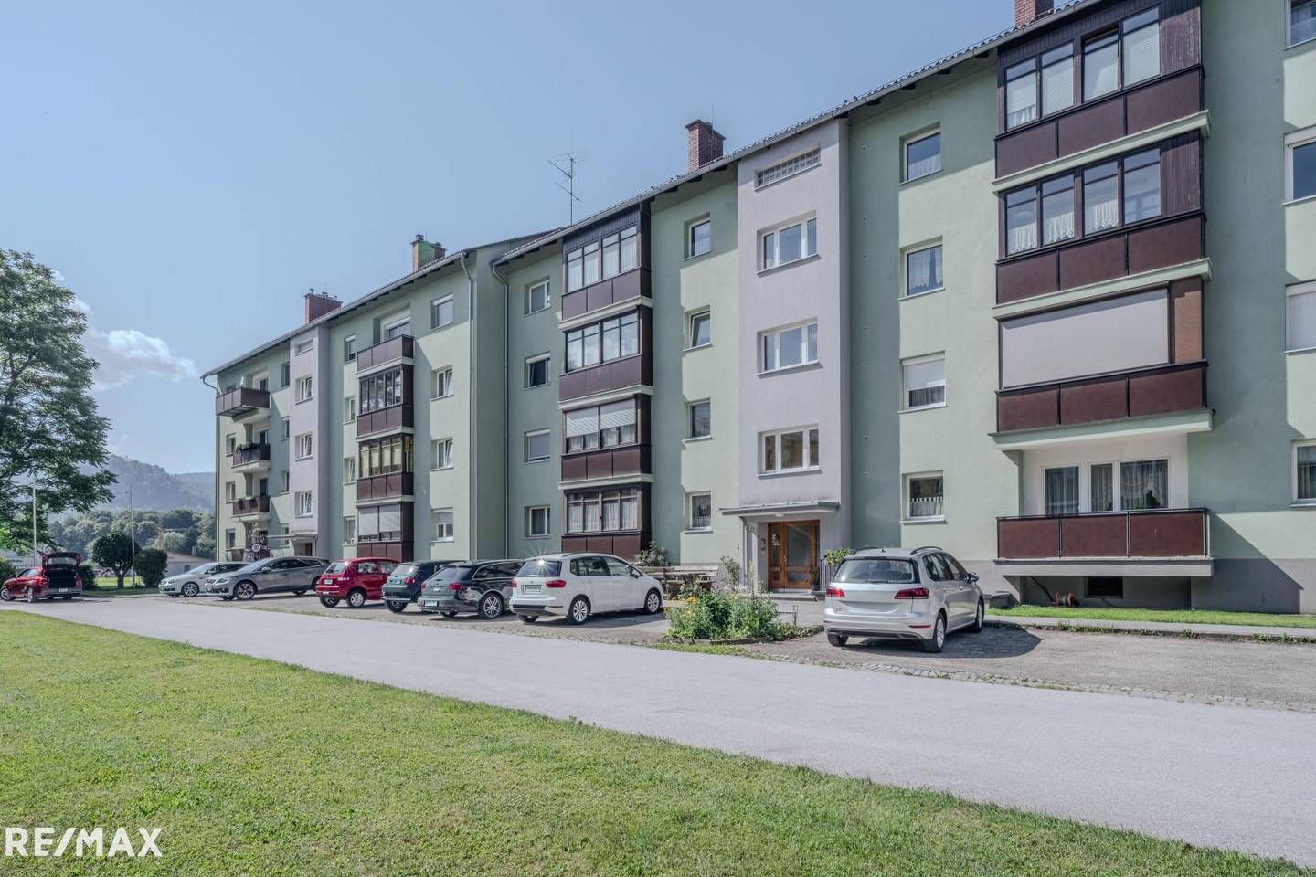 Helle Etagenwohnung mit Balkon und Kellerabteil