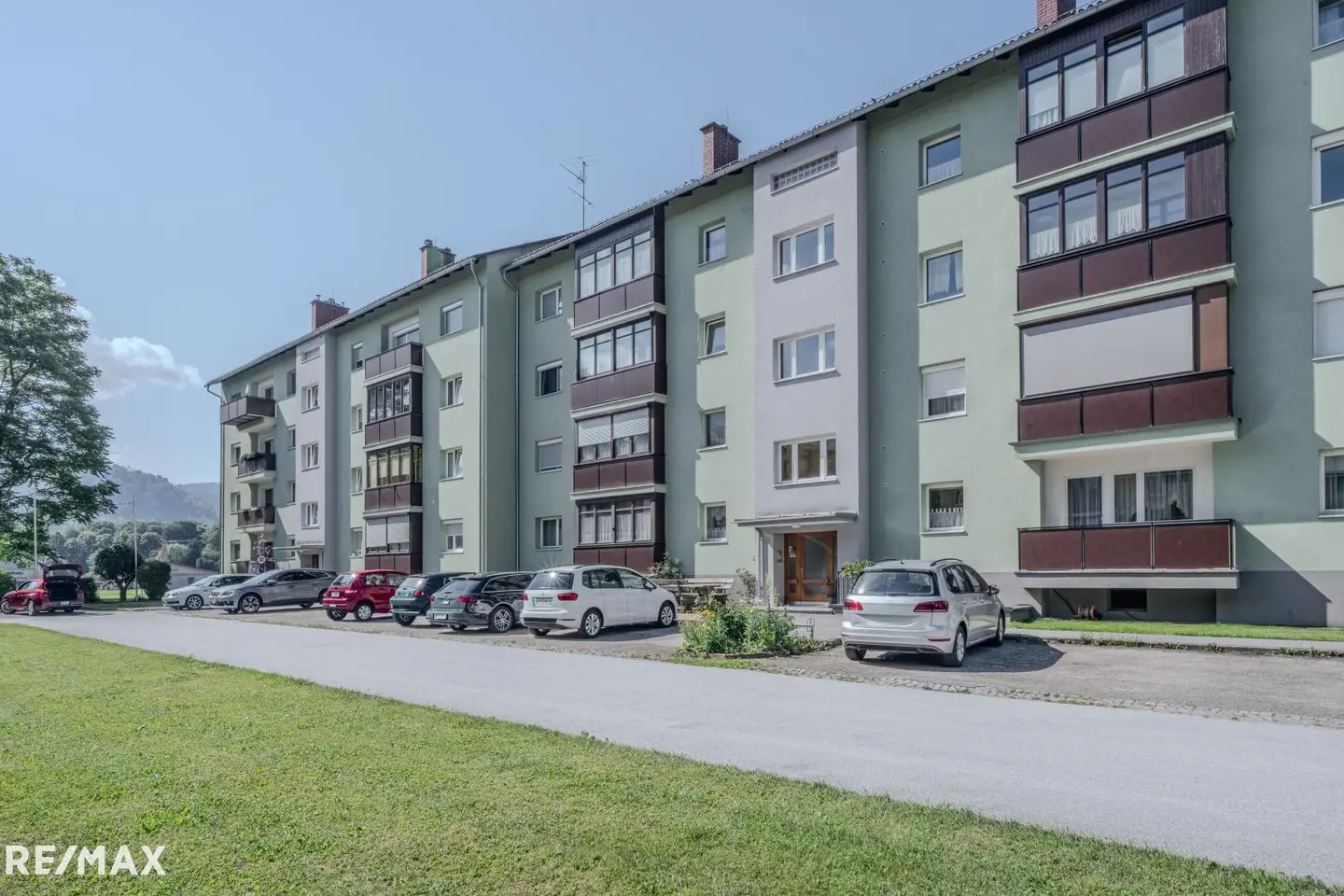 Zentrale Wohnung mit offenem Wohnbereich und Balkon