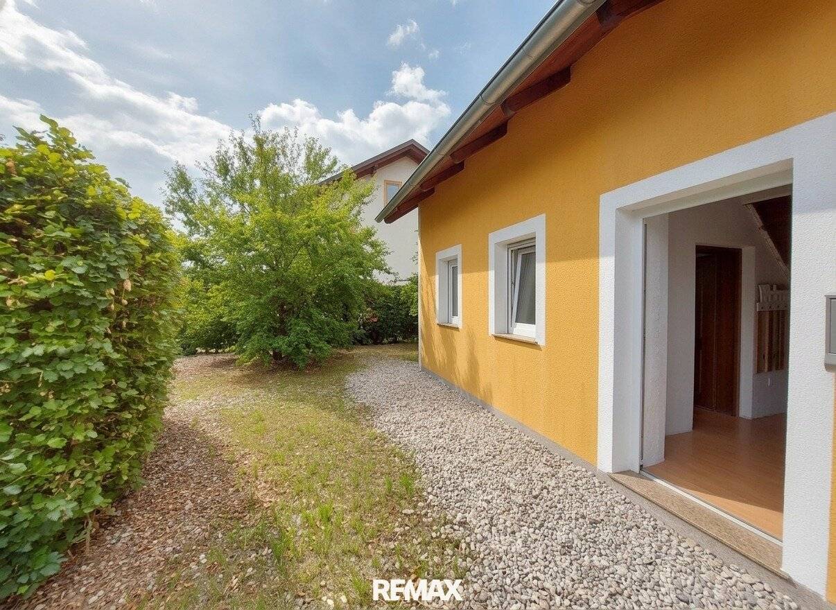 Einfamilienhaus mit Garten und saniertem Dach
