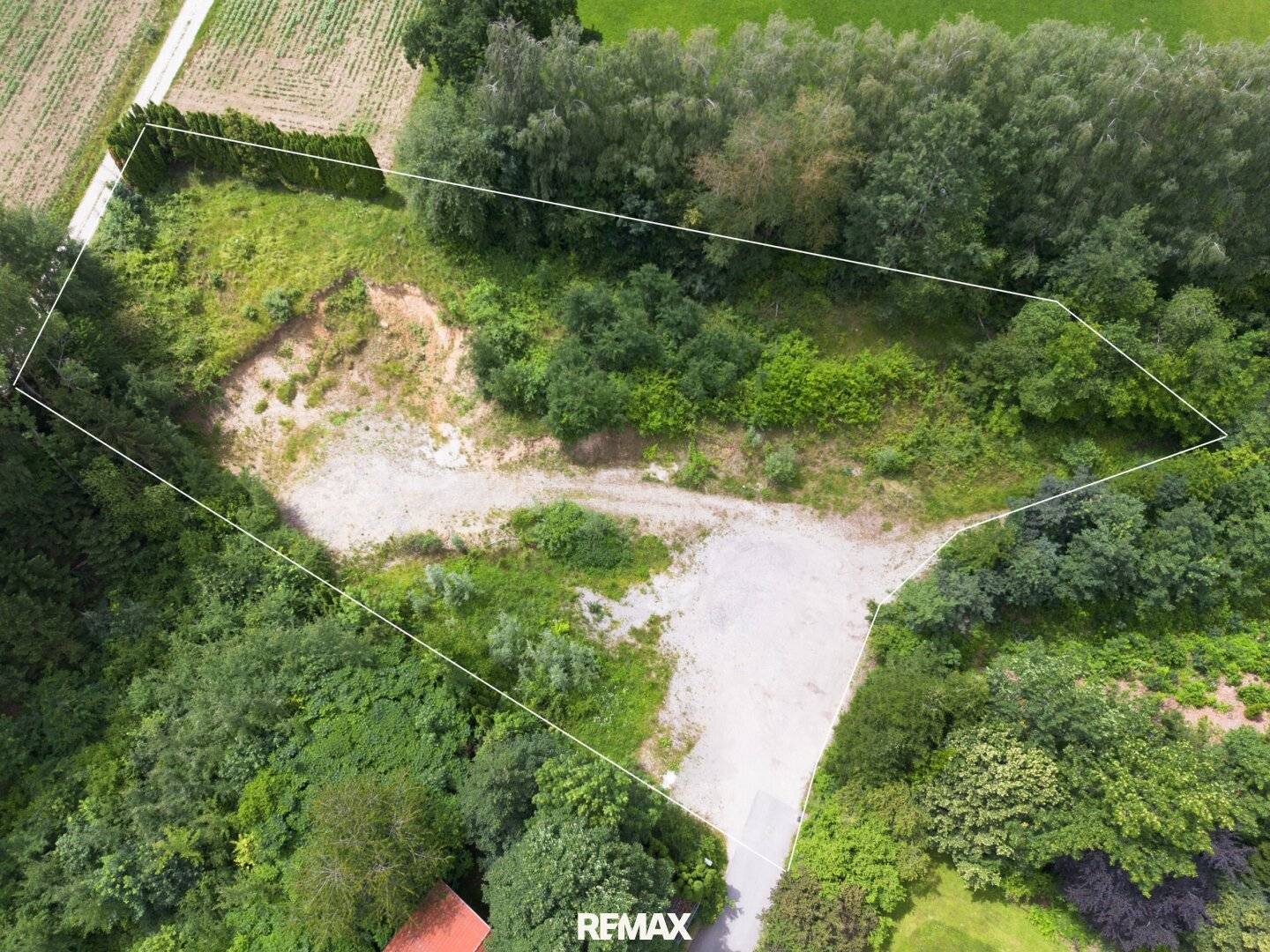Großzügiges Grundstück mit Entwicklungspotenzial in sonniger Lage