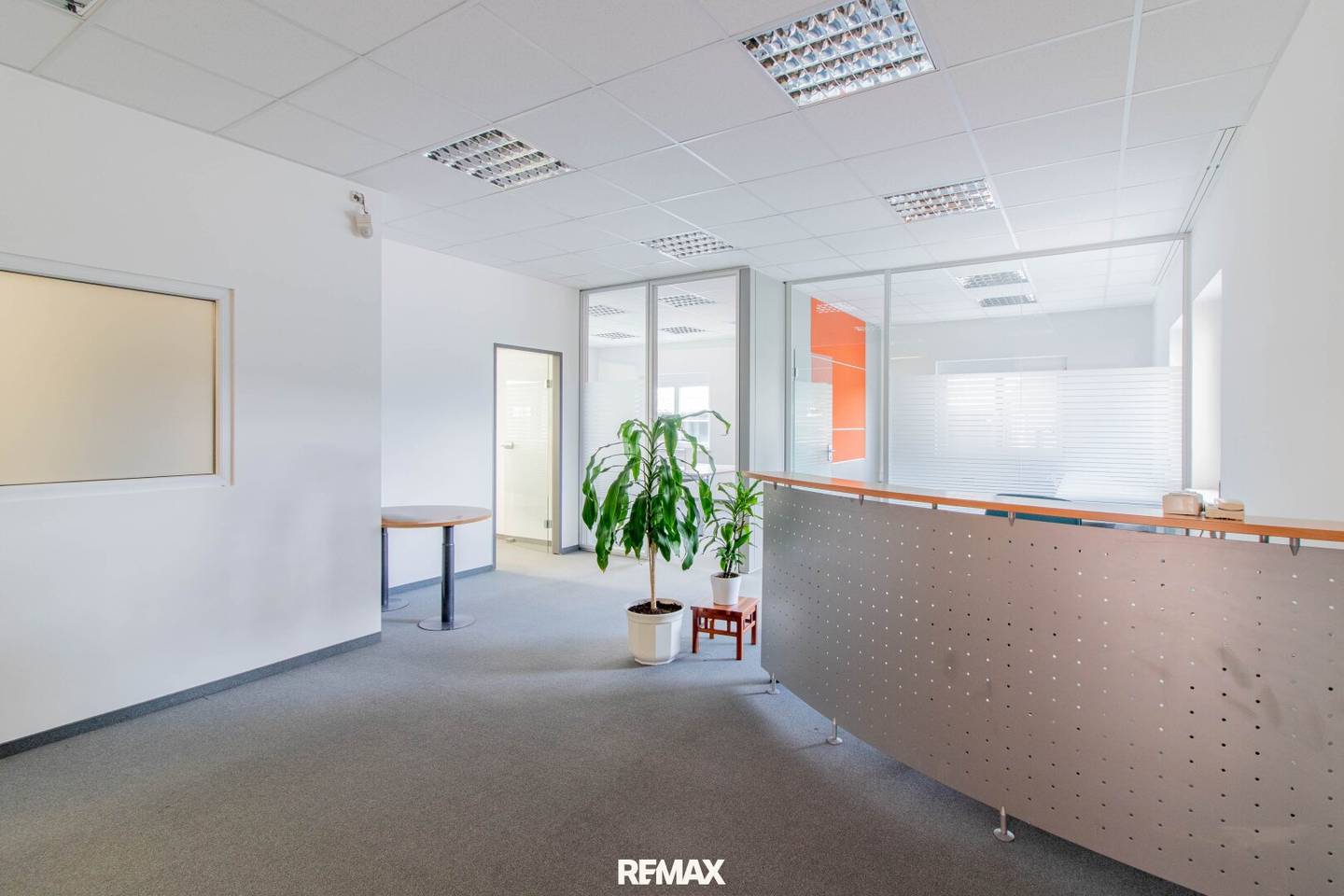 Office space in the centre with underfloor heating and parking