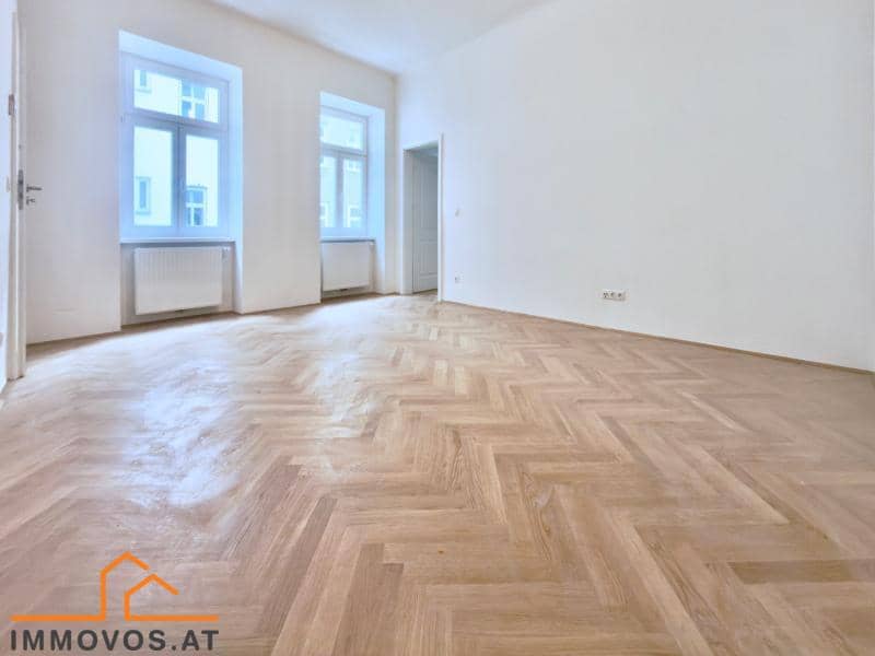 Renovated Altbau Apartment in Courtyard Location with Elevator