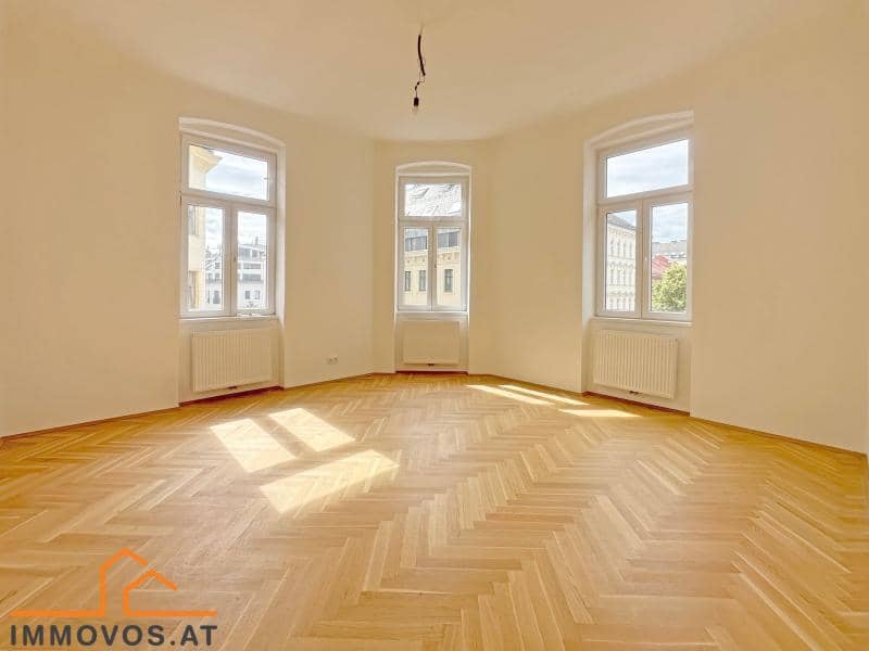 Sanierte Altbauwohnung mit Wohnküche nahe Park
