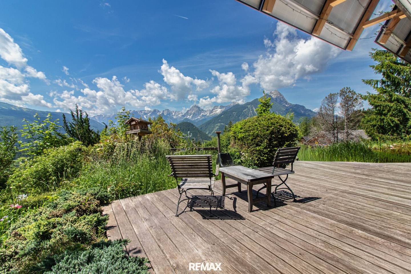 Einfamilienhaus mit Bergblick und großem Grundstück