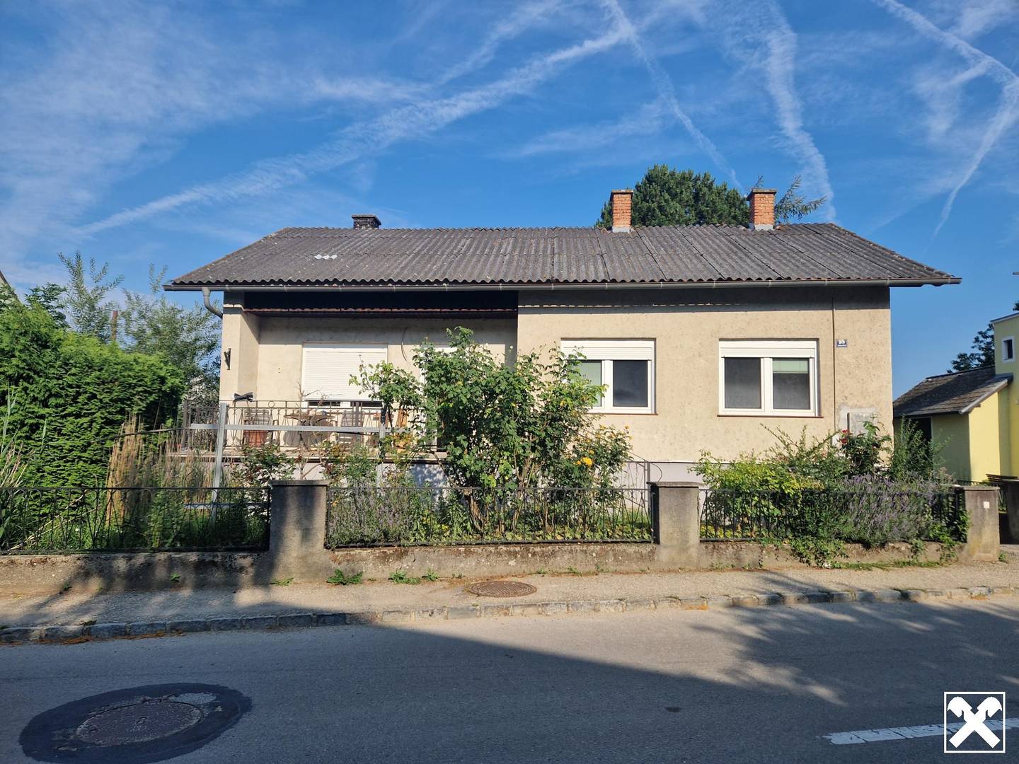 Charming Country House with Outbuildings and Cellar in Inkersdorf