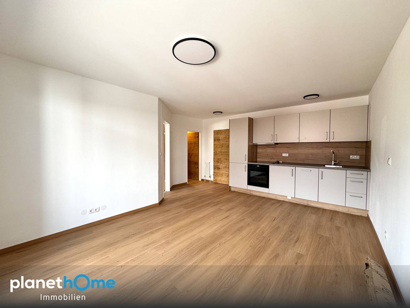 Renovated Apartment with Balcony and Storage in Wattens