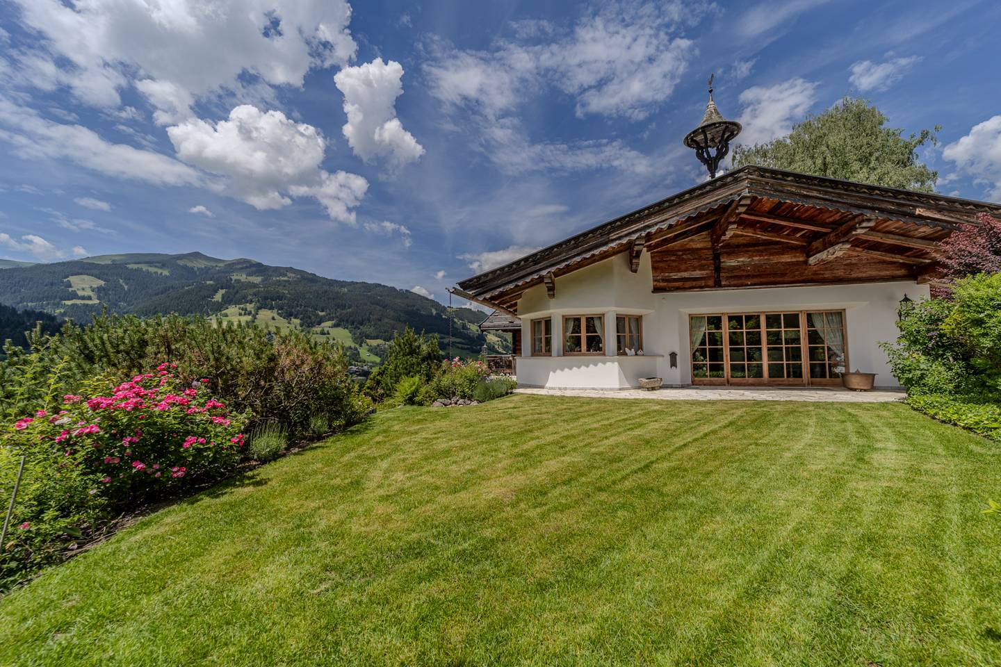 Charmantes Landhaus mit Bergblick und Wellnessbereich