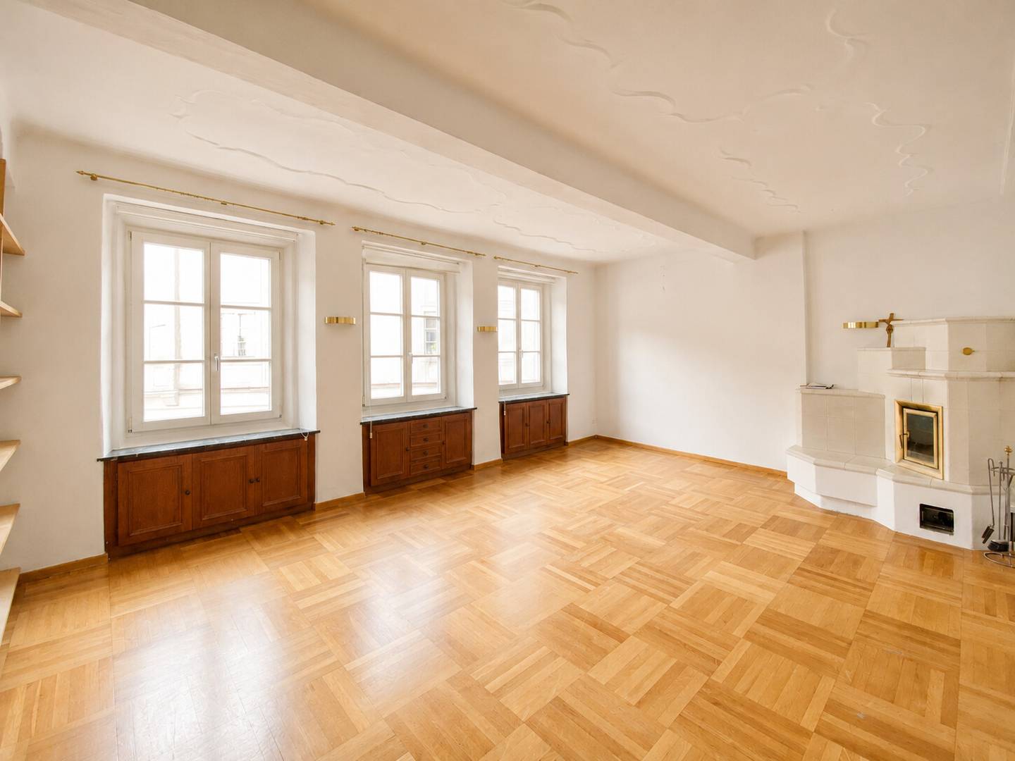 Stilvolle Altbauwohnung mit Parkett und Kachelofen