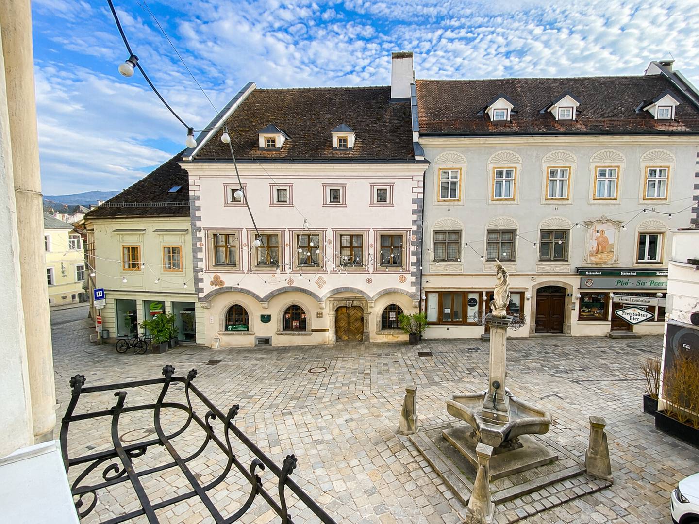 Stilvolle Altbauwohnung mit Parkett und Kachelofen