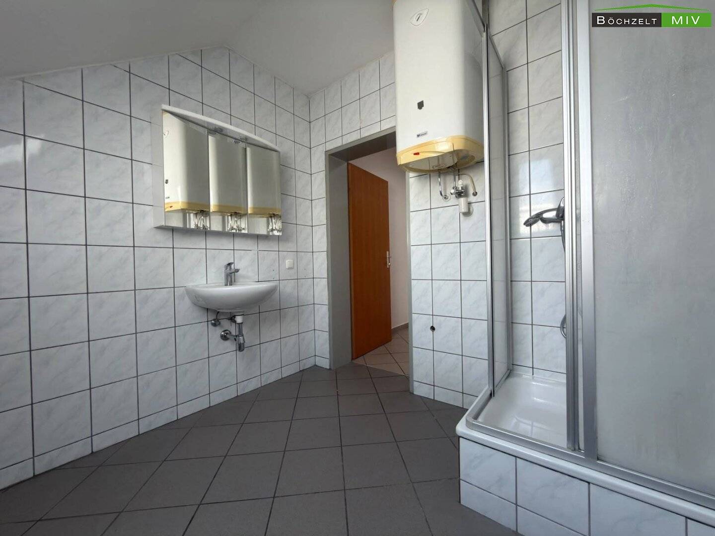 Apartment in the center with furnished kitchen