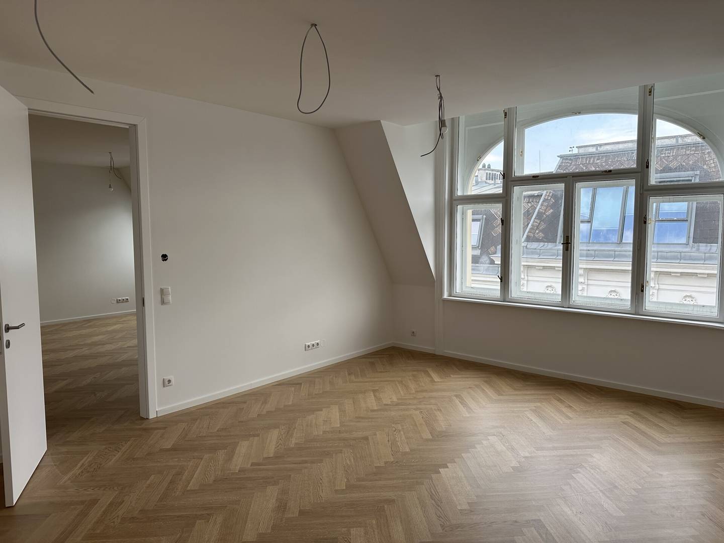 Repräsentatives Innenstadtbüro mit Dachterrasse nahe Schwedenplatz