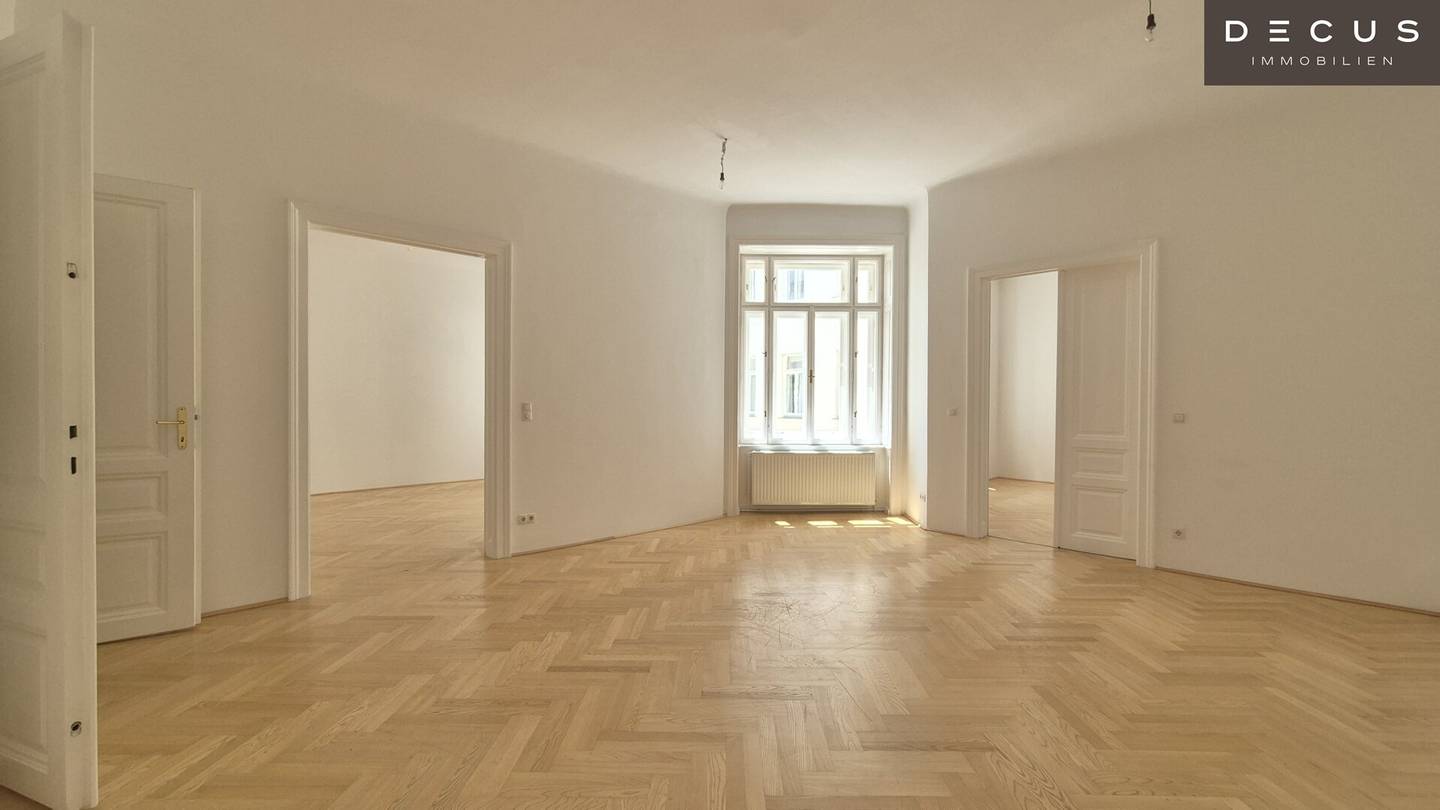 Bright period apartment with herringbone parquet in Neubau