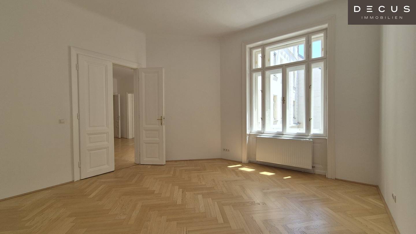 Bright period apartment with herringbone parquet in Neubau