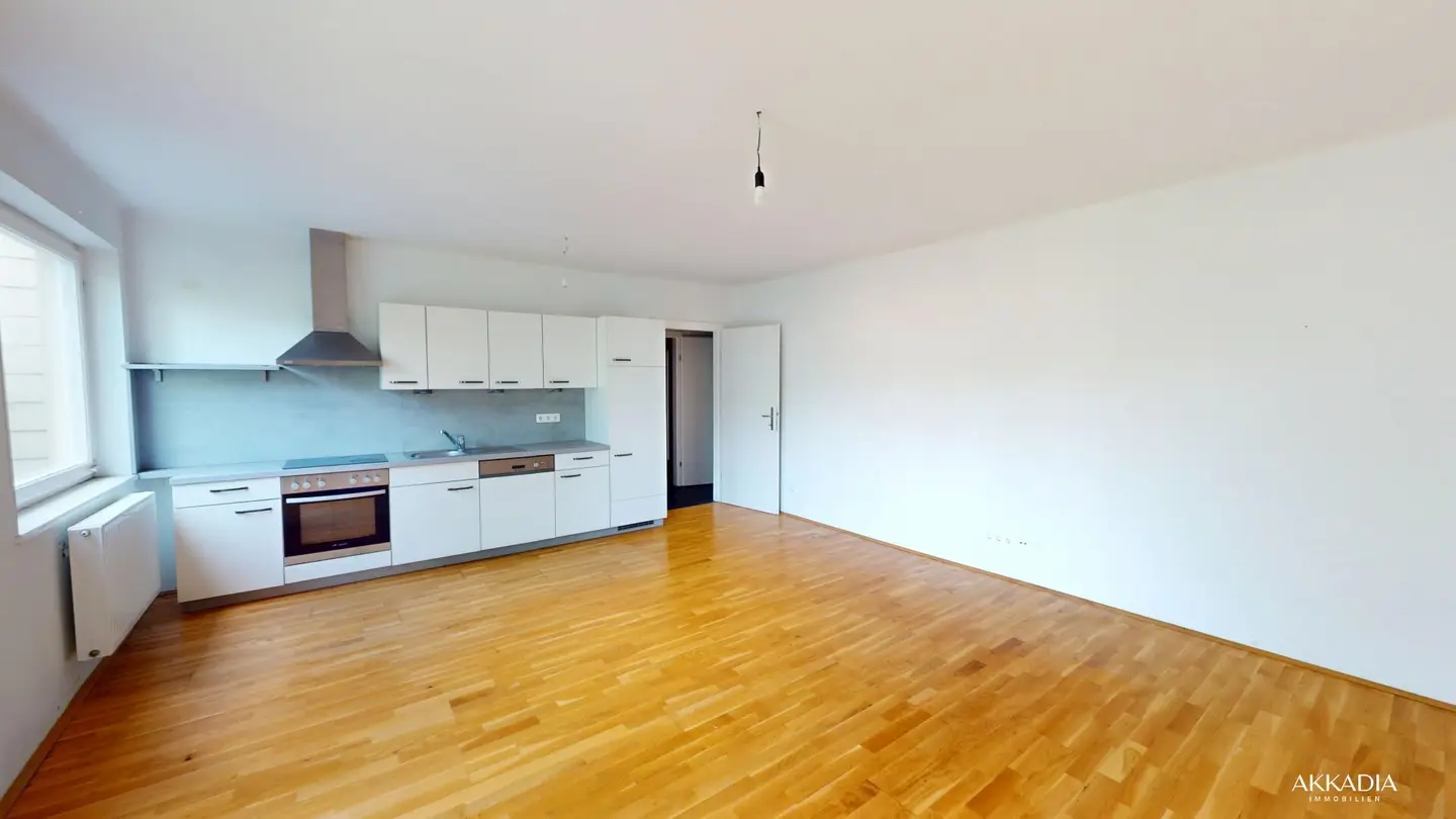 Bright Apartment with Parquet and Kitchen in Hietzing