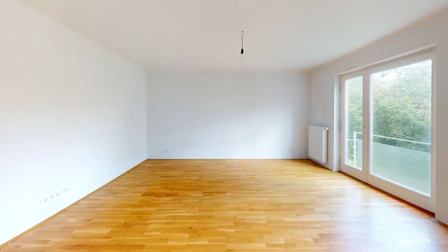 Bright Apartment with Parquet and Kitchen in Hietzing