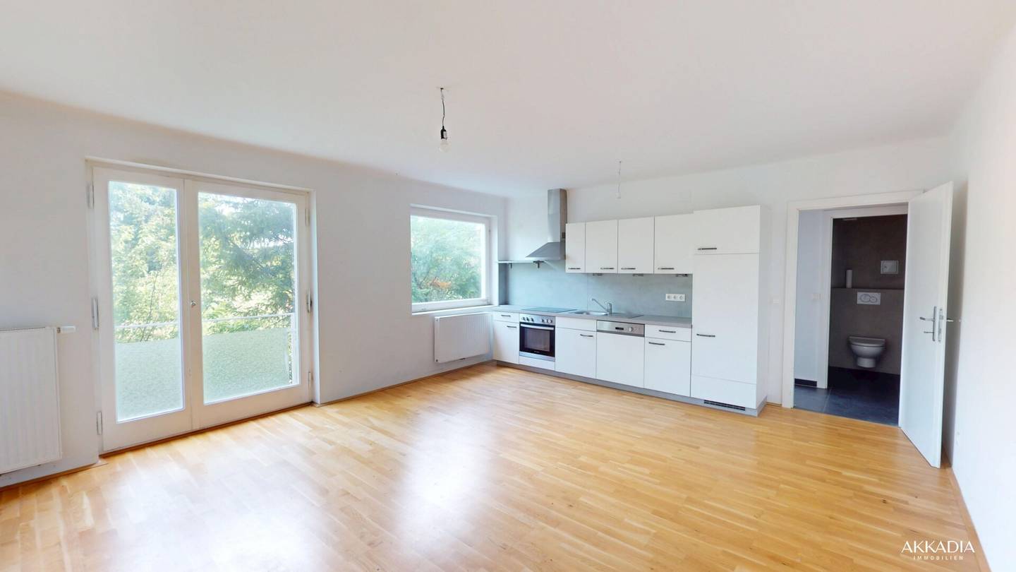 Helle Wohnung mit Parkett und Küche in Hietzing