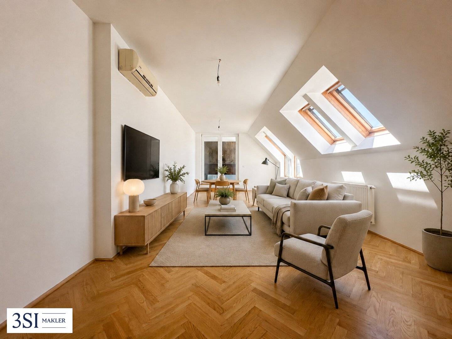 Bright penthouse apartment with spacious terrace and panoramic view
