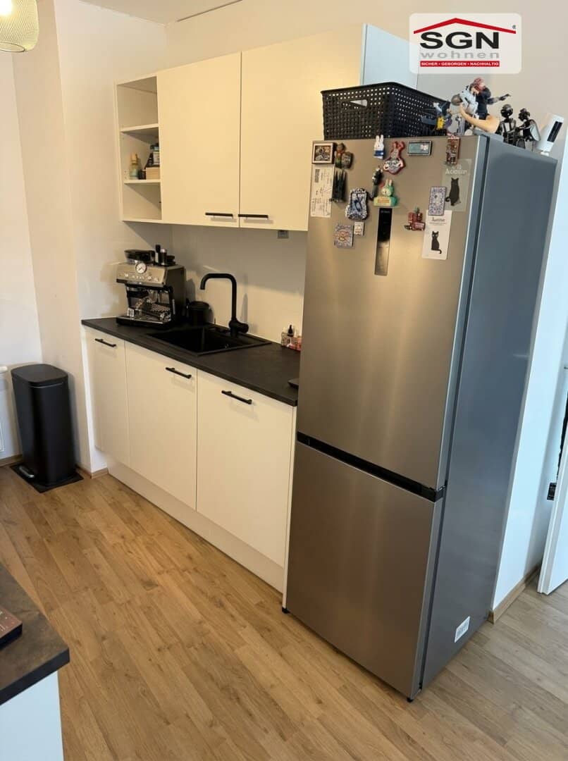 Bright apartment with balcony and elevator