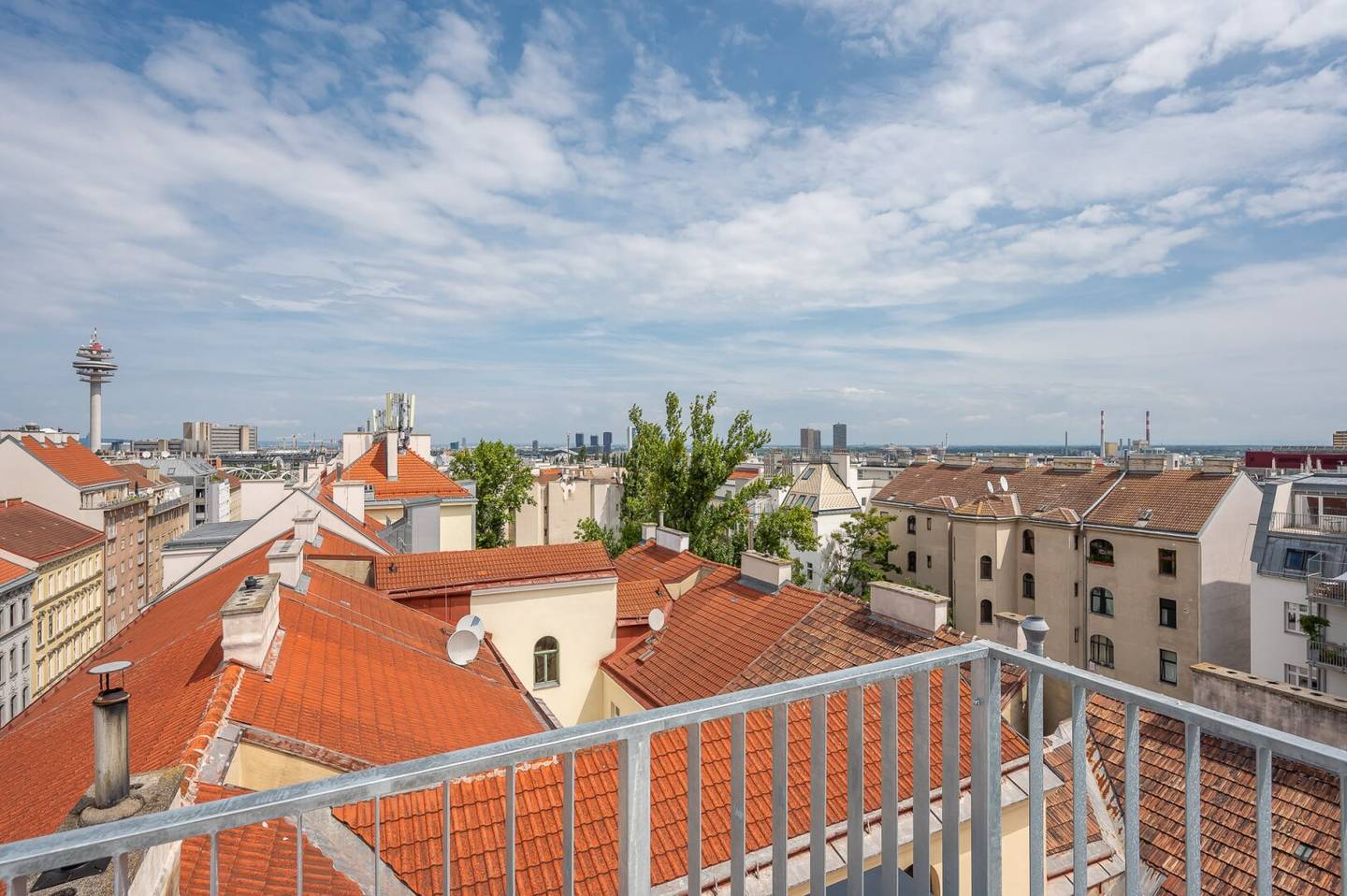 First occupancy penthouse with rooftop terrace and elevator